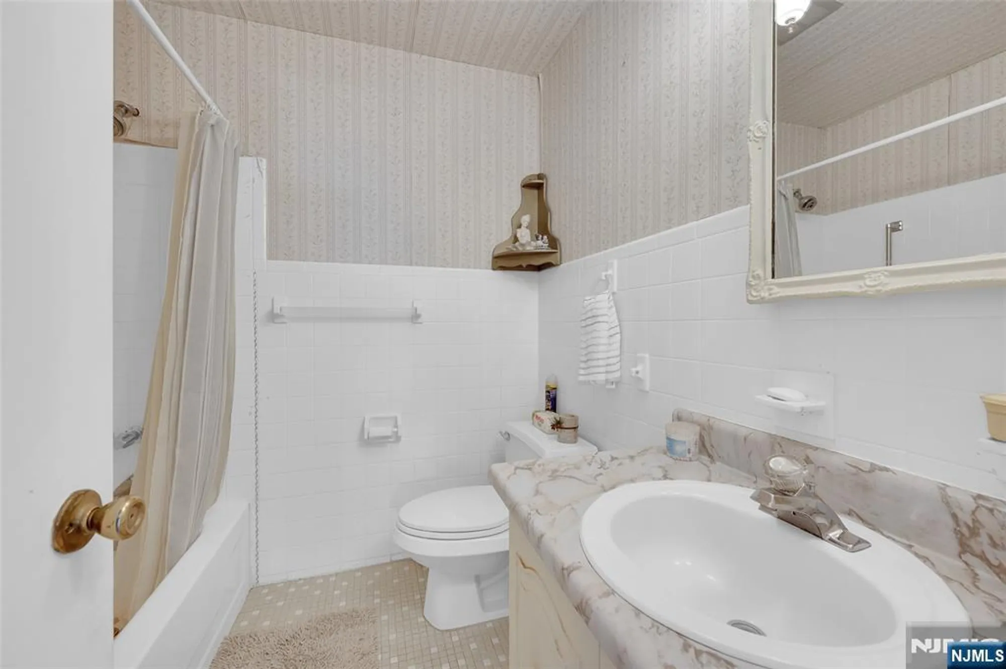 Property Slideshow image 8 of 15 | 19 georgetown dr, Toms River, NJ, 08757