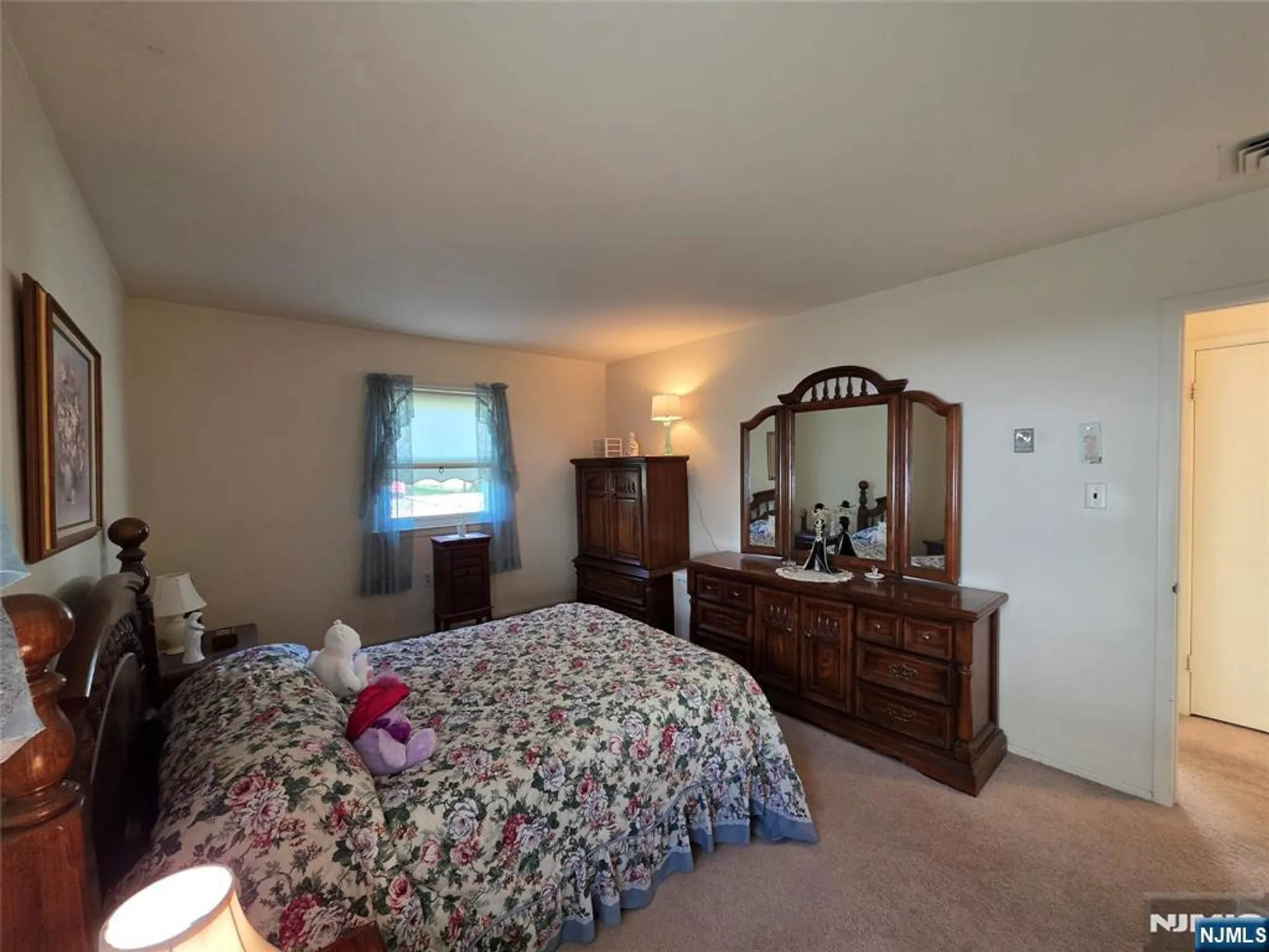Property Slideshow image 15 of 28 | 8 barker st, Brick, NJ, 08724