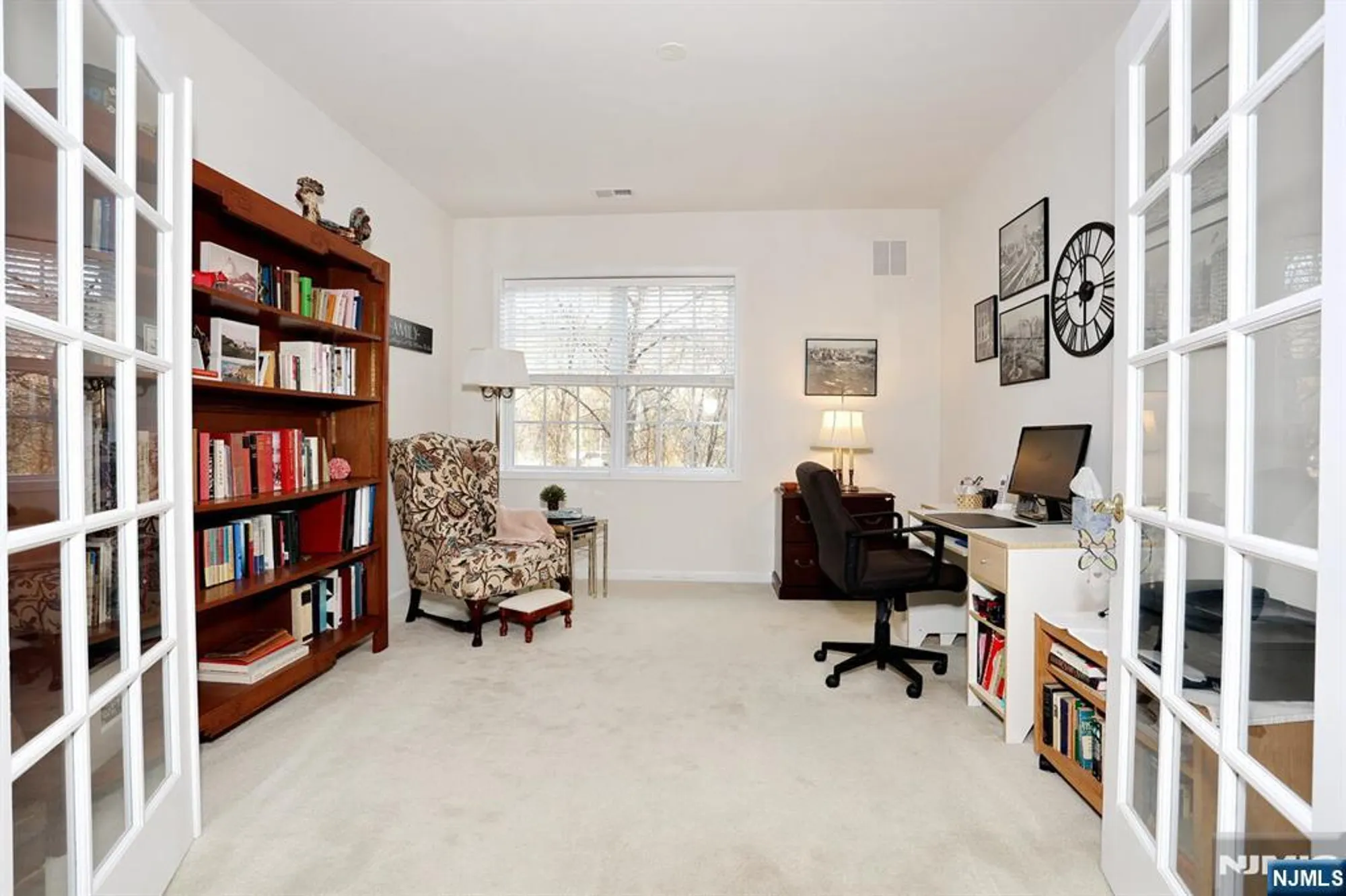 Property Slideshow image 12 of 45 | 10203 warrens way w/deeded garage, Wanaque, NJ, 07465