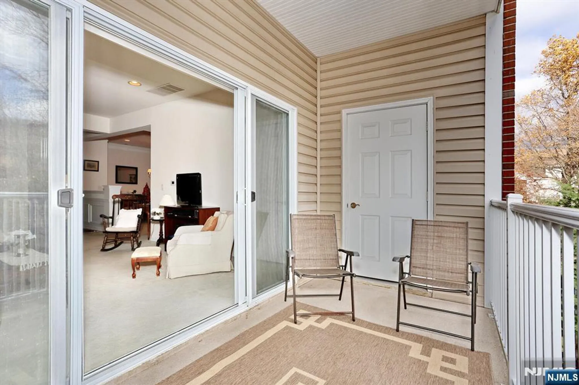 Property Slideshow image 19 of 45 | 10203 warrens way w/deeded garage, Wanaque, NJ, 07465