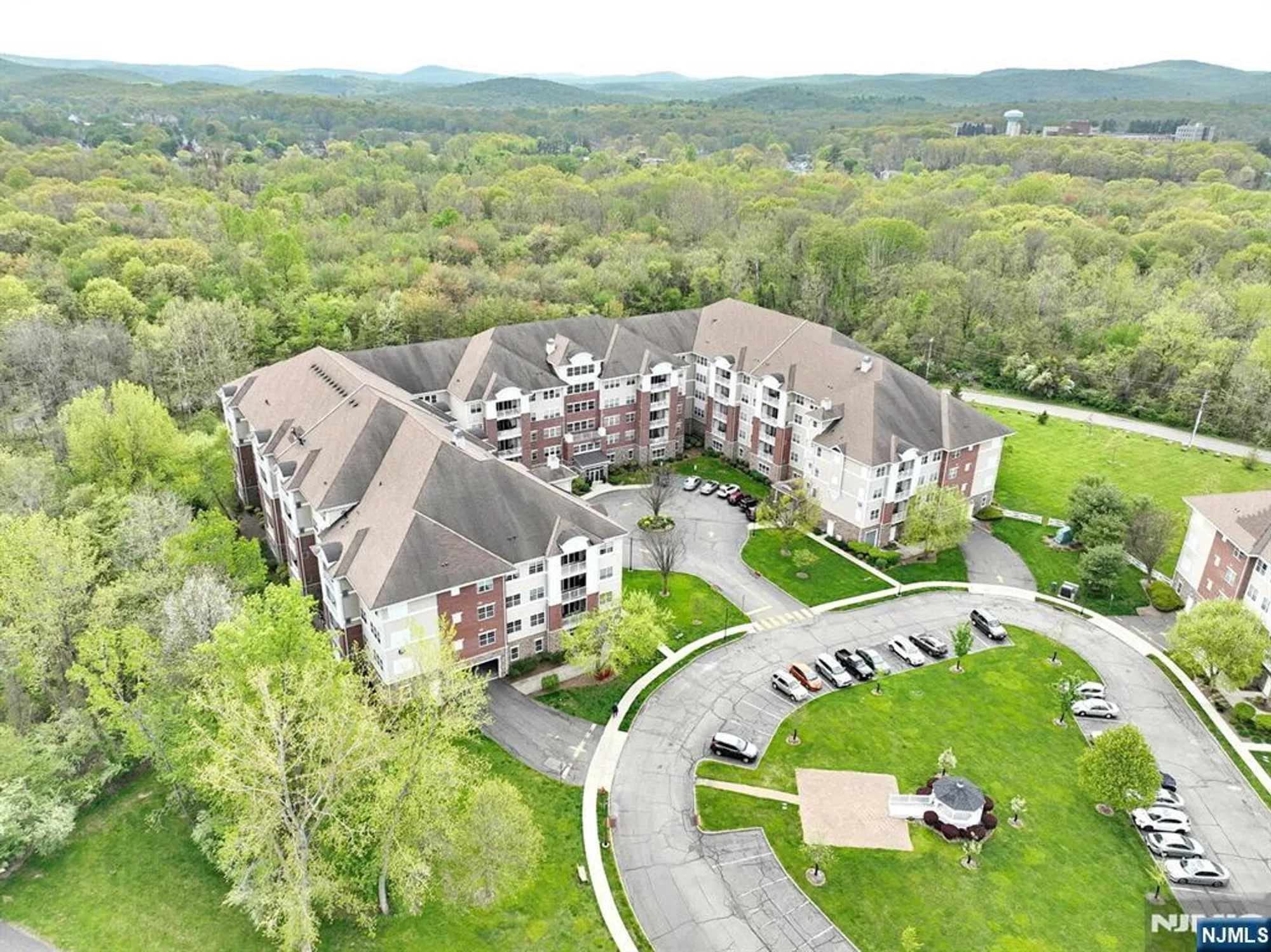 Property Slideshow image 28 of 45 | 10203 warrens way w/deeded garage, Wanaque, NJ, 07465