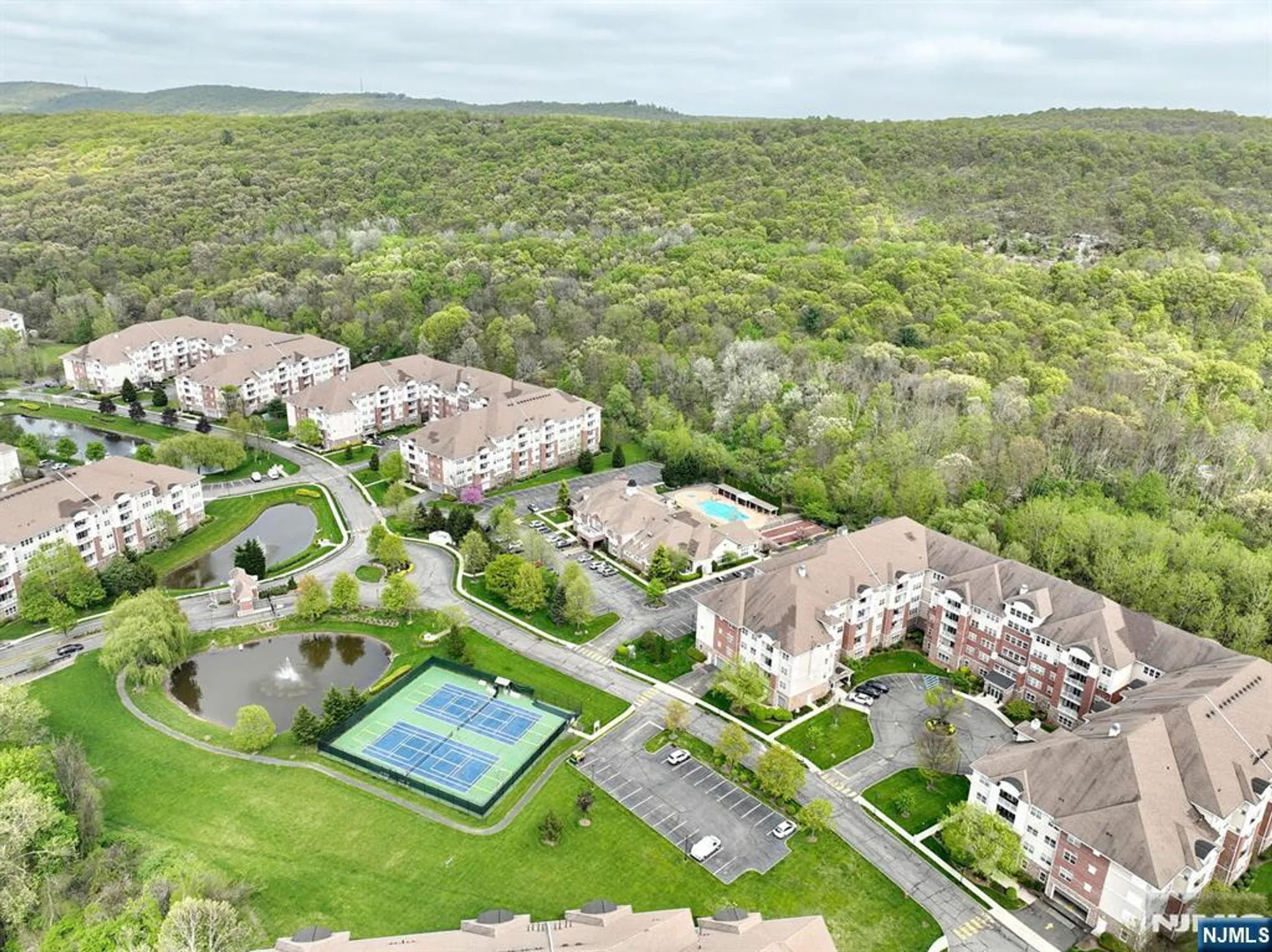 Property Slideshow image 30 of 45 | 10203 warrens way w/deeded garage, Wanaque, NJ, 07465