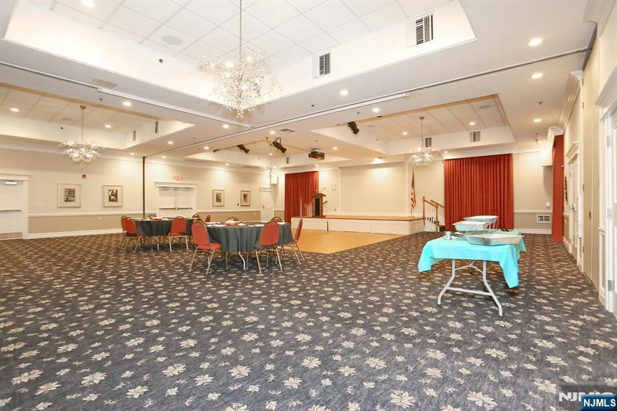 Property Slideshow image 37 of 45 | 10203 warrens way w/deeded garage, Wanaque, NJ, 07465