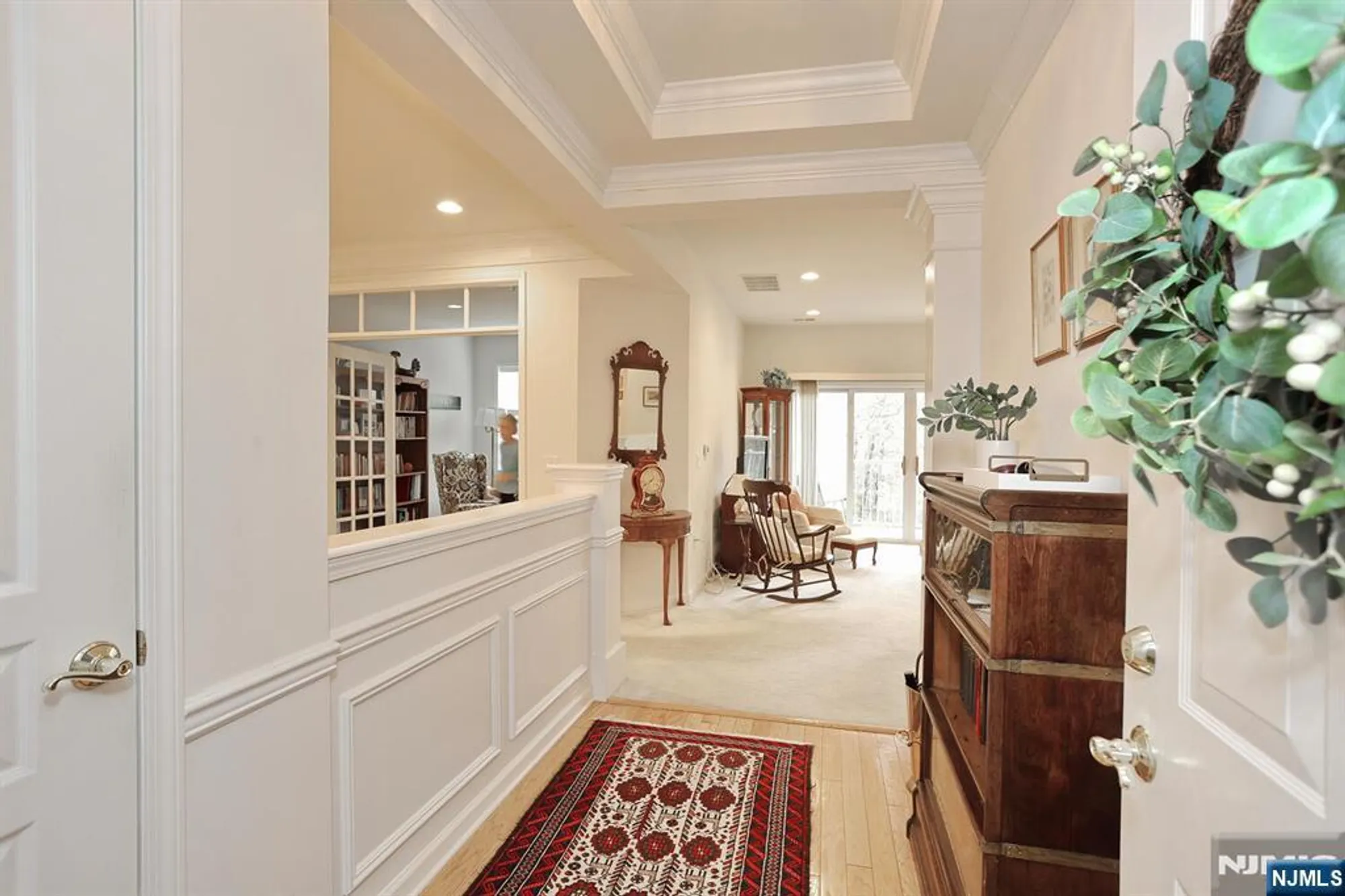 Property Slideshow image 8 of 45 | 10203 warrens way w/deeded garage, Wanaque, NJ, 07465