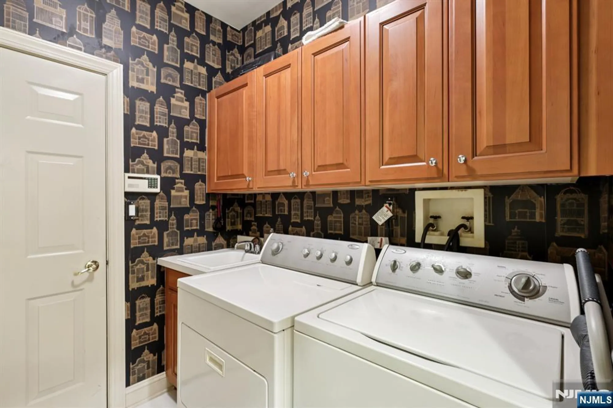 Property Slideshow image 21 of 50 | 33 sedona blvd, Hamilton, NJ, 08691