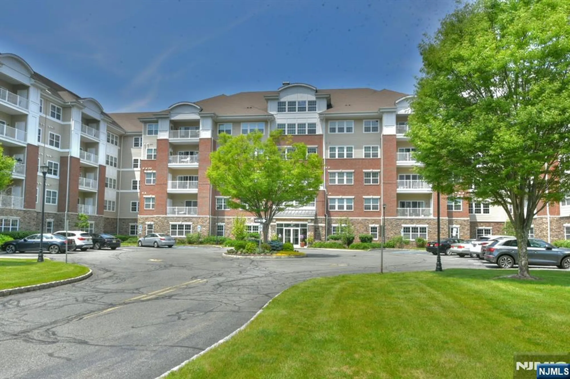 Property Slideshow image 1 of 23 | 4202 warrens way # 202, Wanaque, NJ, 07465