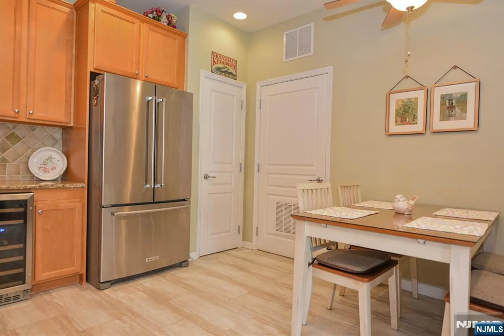 Property Slideshow image 4 of 23 | 4202 warrens way # 202, Wanaque, NJ, 07465