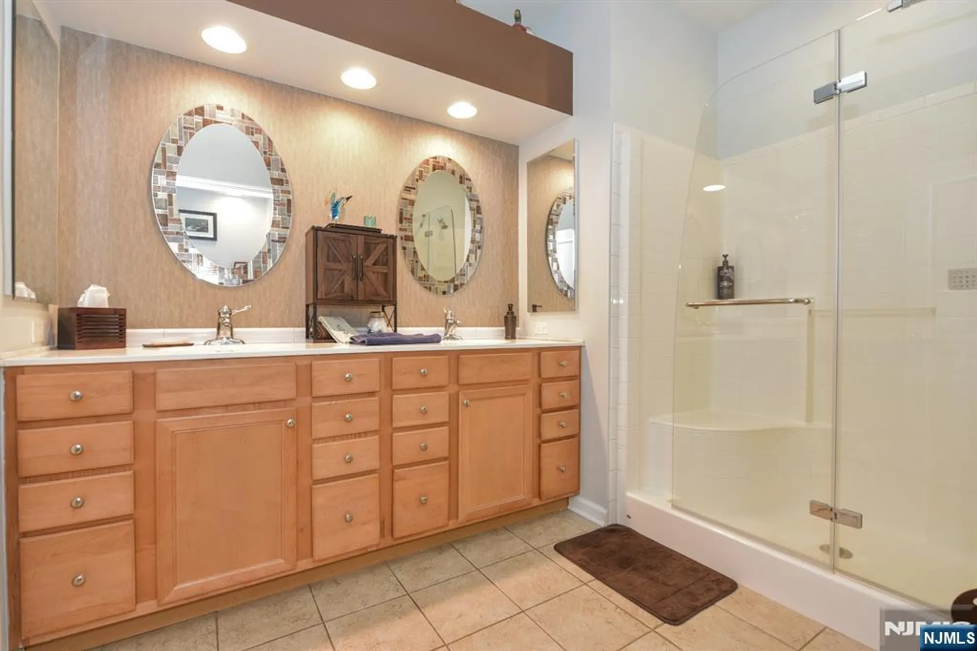 Property Slideshow image 8 of 23 | 4202 warrens way # 202, Wanaque, NJ, 07465