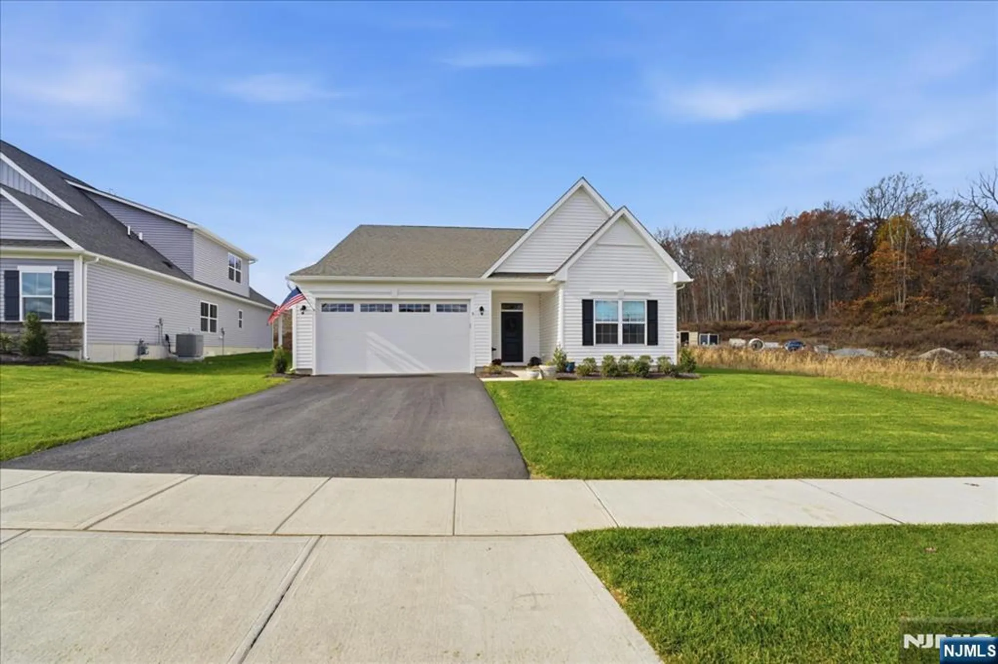 Property Slideshow image 1 of 48 | 5 thomas knoll blvd, Port Murray, NJ, 07865