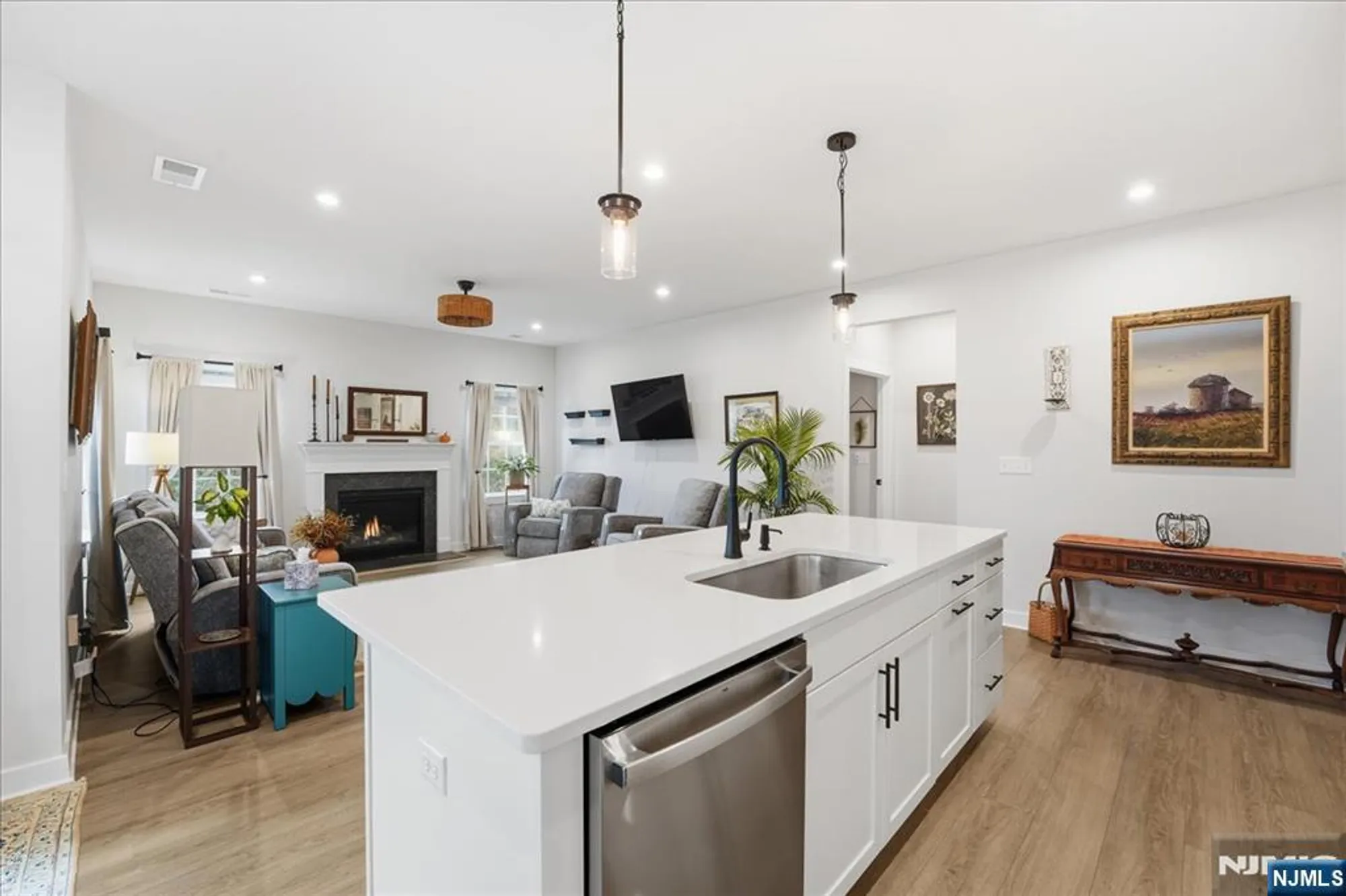 Property Slideshow image 17 of 48 | 5 thomas knoll blvd, Port Murray, NJ, 07865