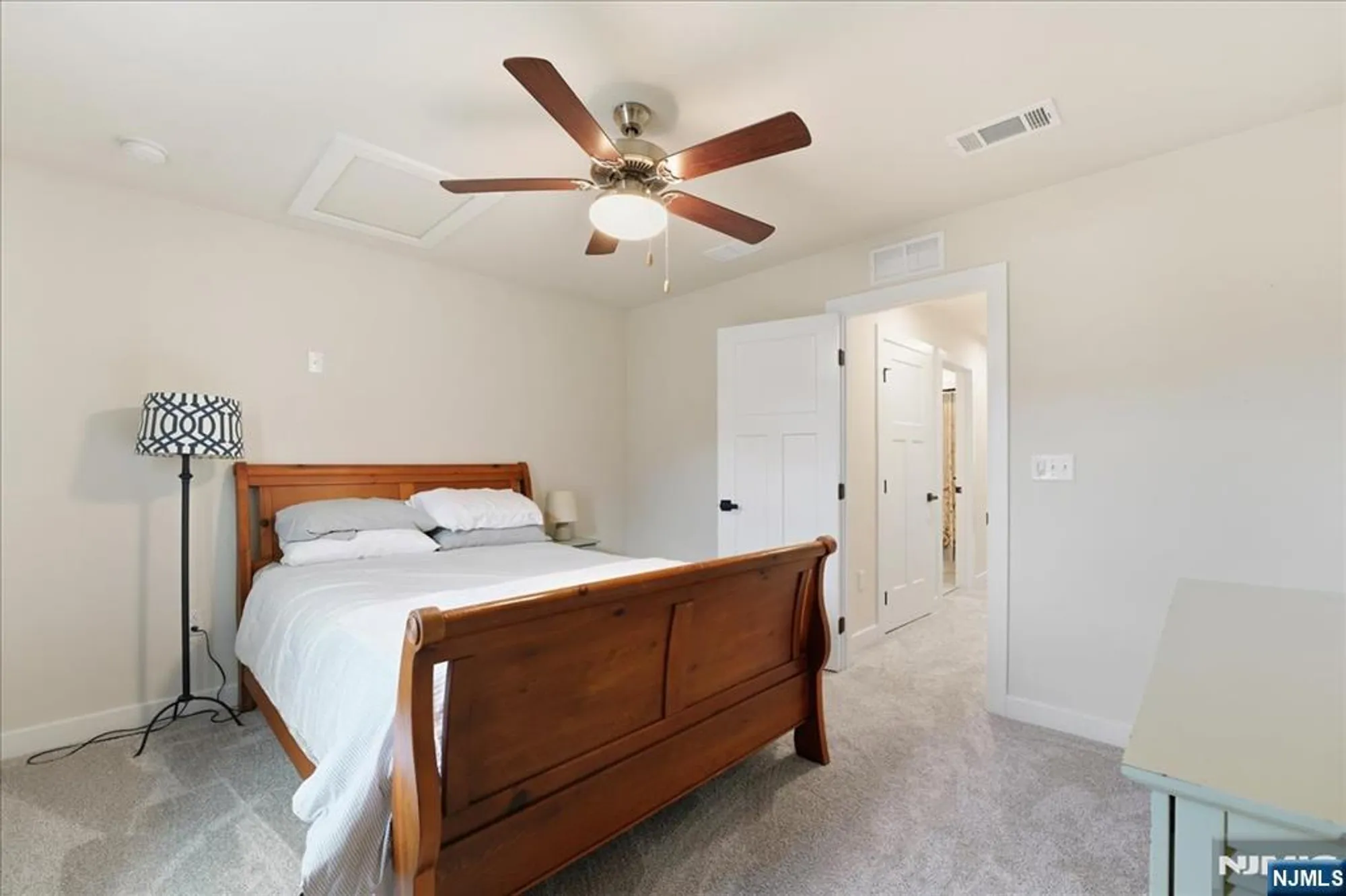 Property Slideshow image 22 of 48 | 5 thomas knoll blvd, Port Murray, NJ, 07865