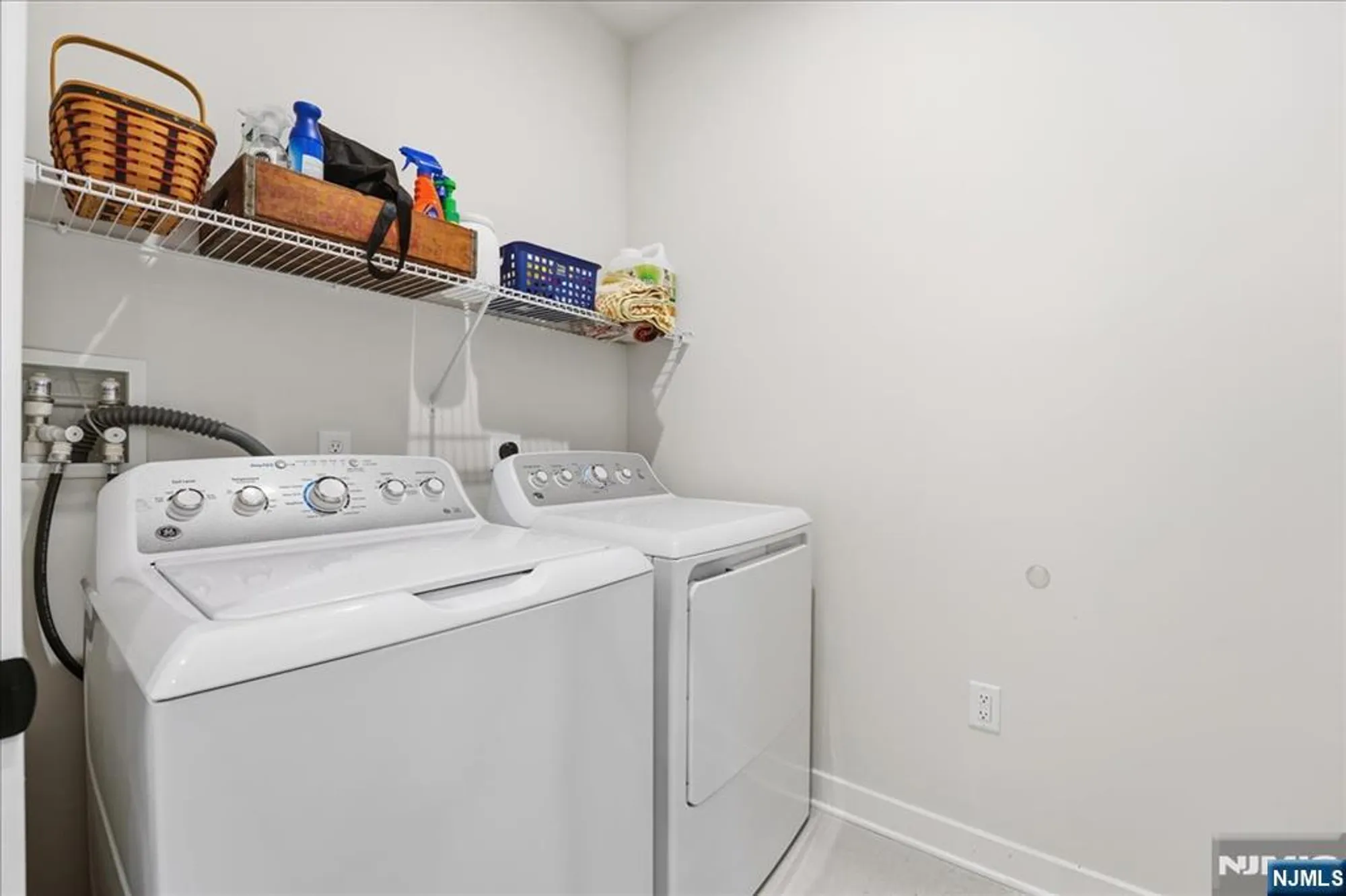 Property Slideshow image 38 of 48 | 5 thomas knoll blvd, Port Murray, NJ, 07865