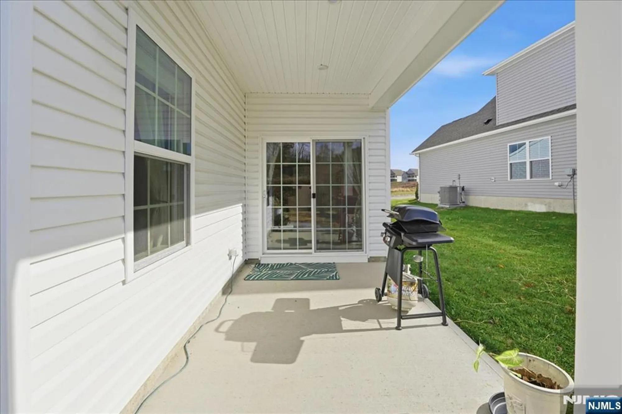 Property Slideshow image 41 of 48 | 5 thomas knoll blvd, Port Murray, NJ, 07865