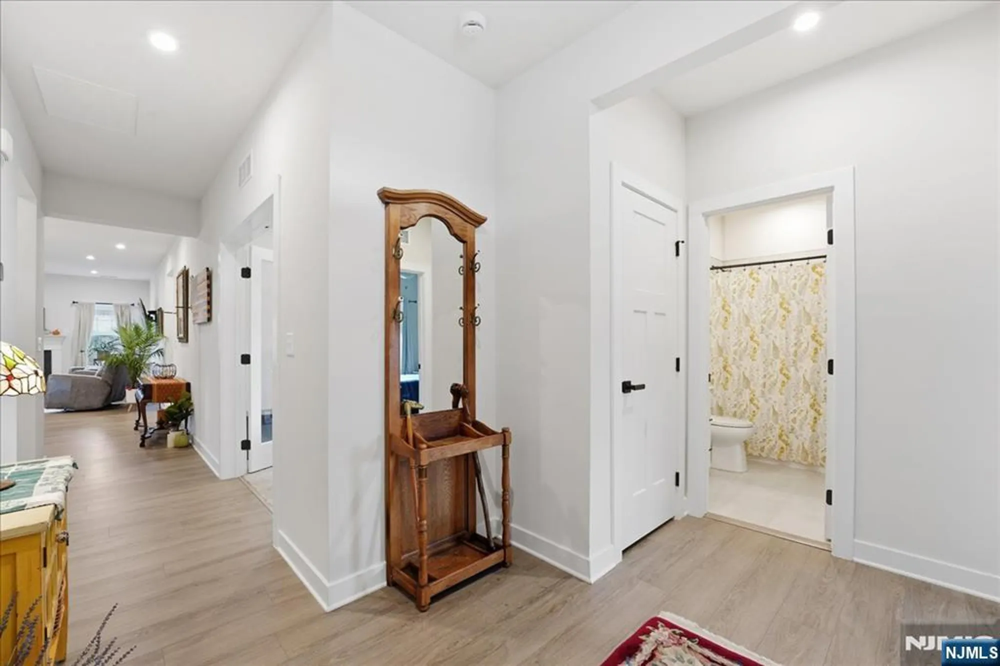 Property Slideshow image 8 of 48 | 5 thomas knoll blvd, Port Murray, NJ, 07865