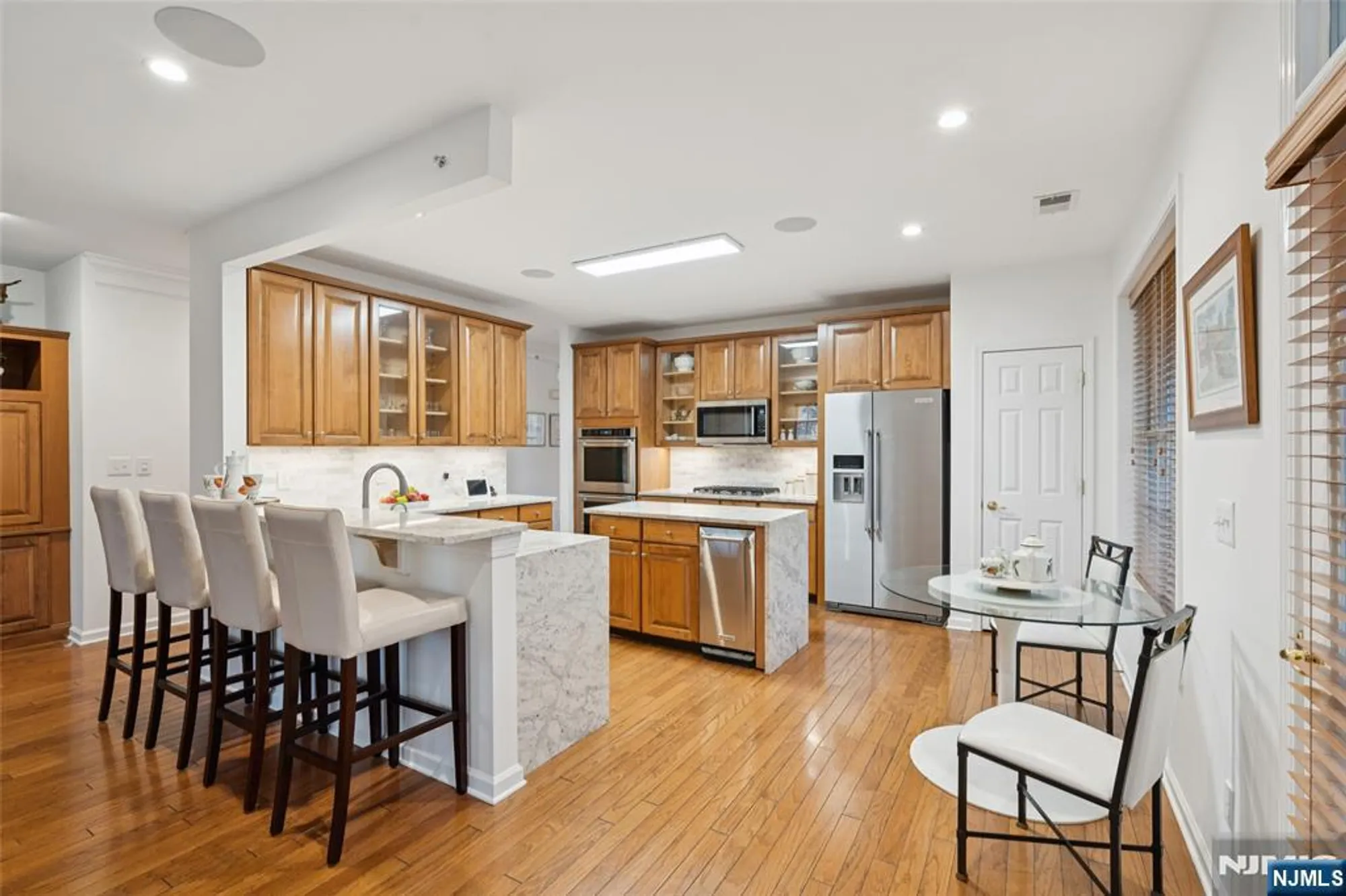 Property Slideshow image 17 of 29 | 911 holly ln, Cedar Grove, NJ, 07009