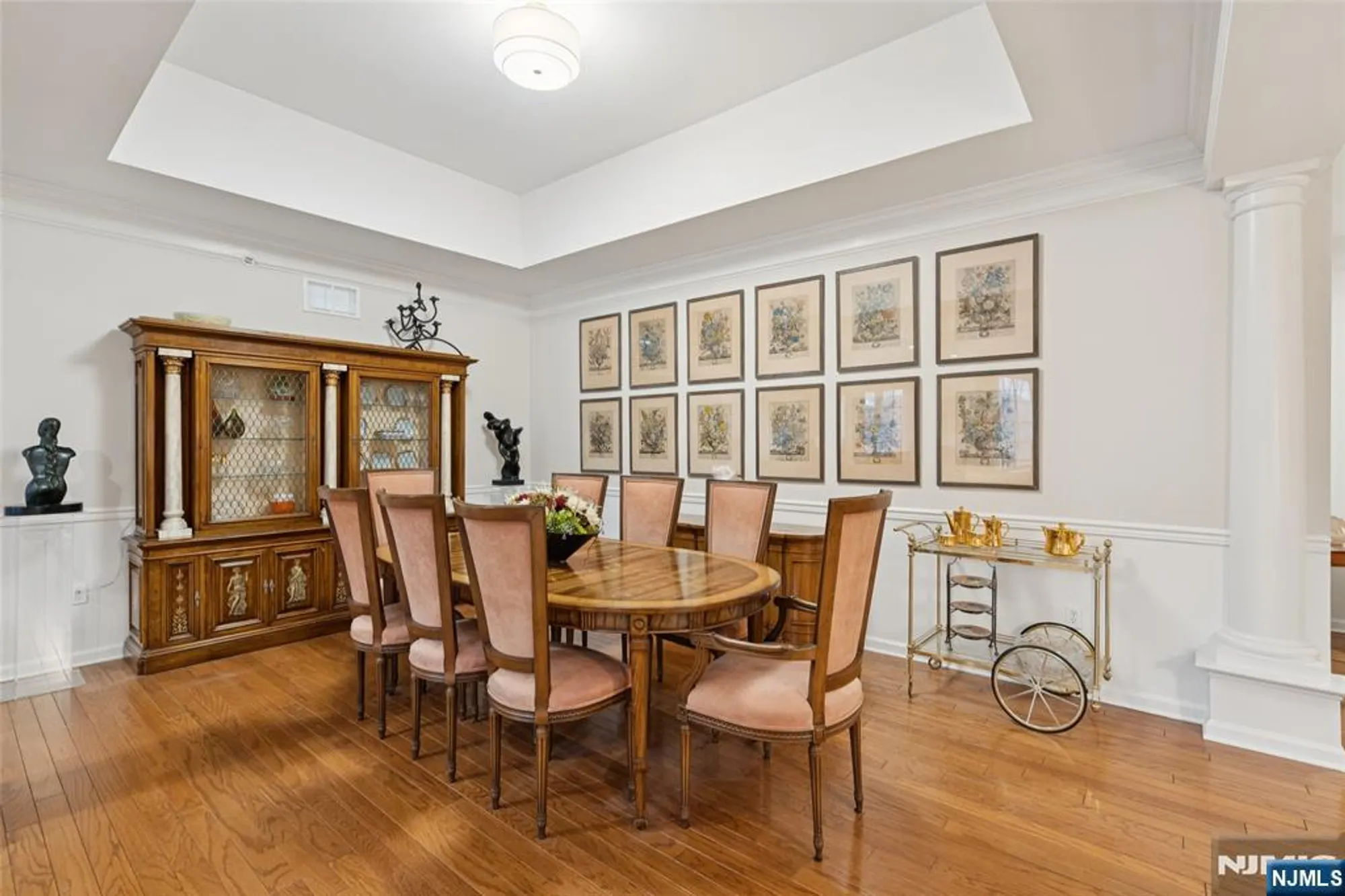 Property Slideshow image 3 of 29 | 911 holly ln, Cedar Grove, NJ, 07009