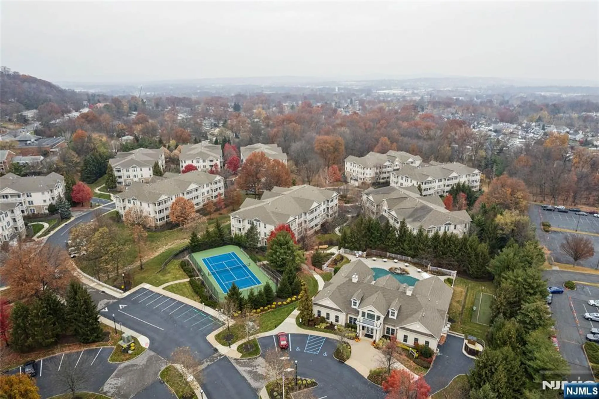 Property Slideshow image 28 of 29 | 911 holly ln, Cedar Grove, NJ, 07009