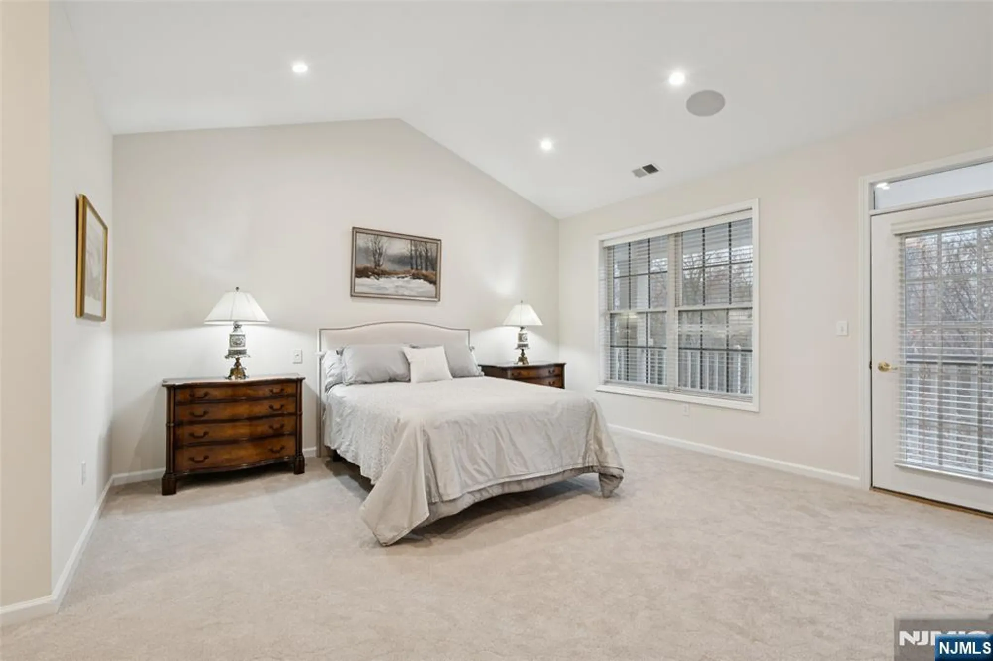 Property Slideshow image 9 of 29 | 911 holly ln, Cedar Grove, NJ, 07009