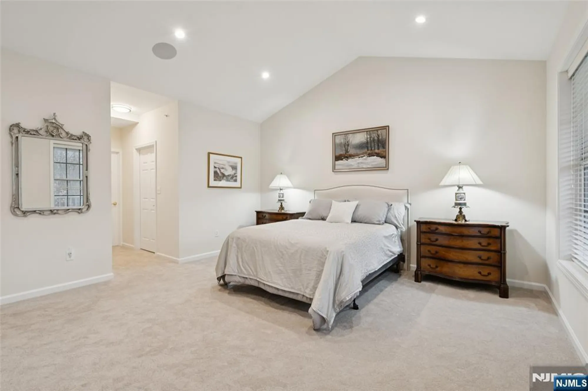 Property Slideshow image 10 of 29 | 911 holly ln, Cedar Grove, NJ, 07009