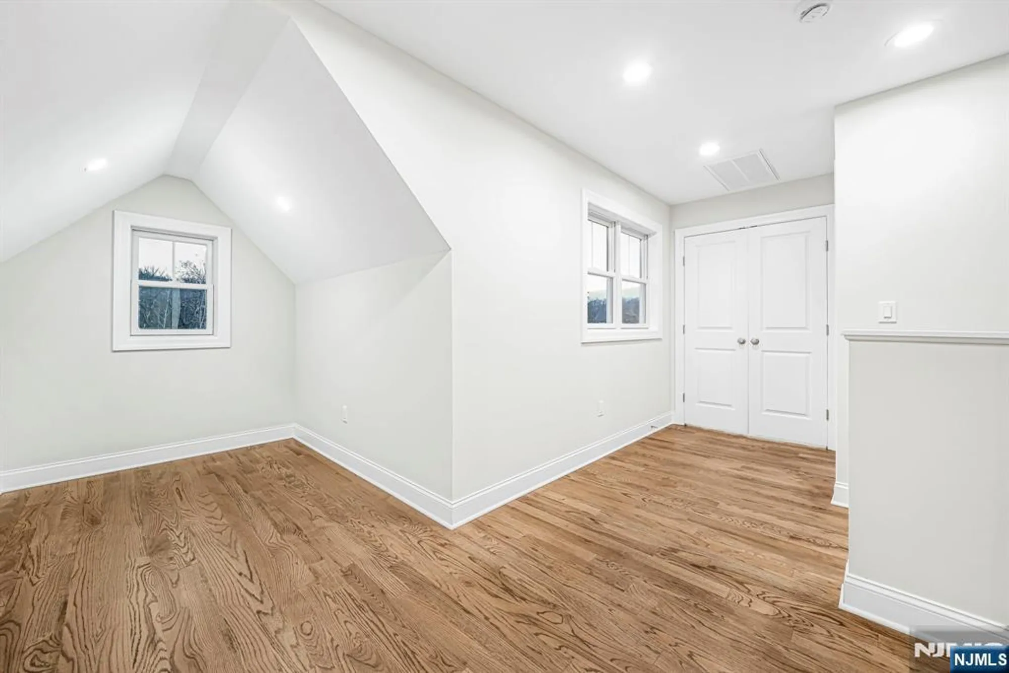 Property Slideshow image 11 of 28 | 18 birdie ln, Boonton Twp, NJ, 07005