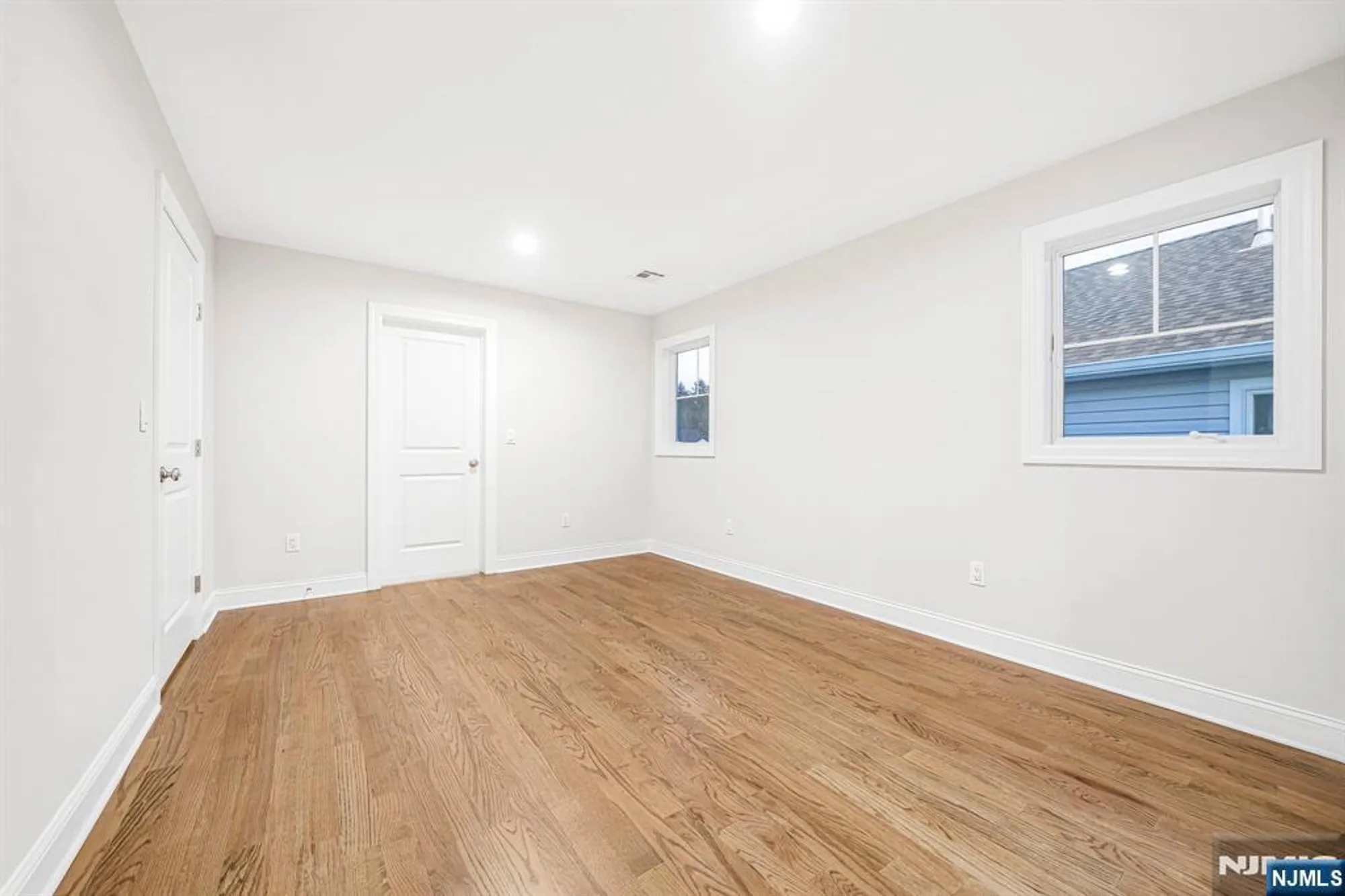 Property Slideshow image 13 of 28 | 18 birdie ln, Boonton Twp, NJ, 07005