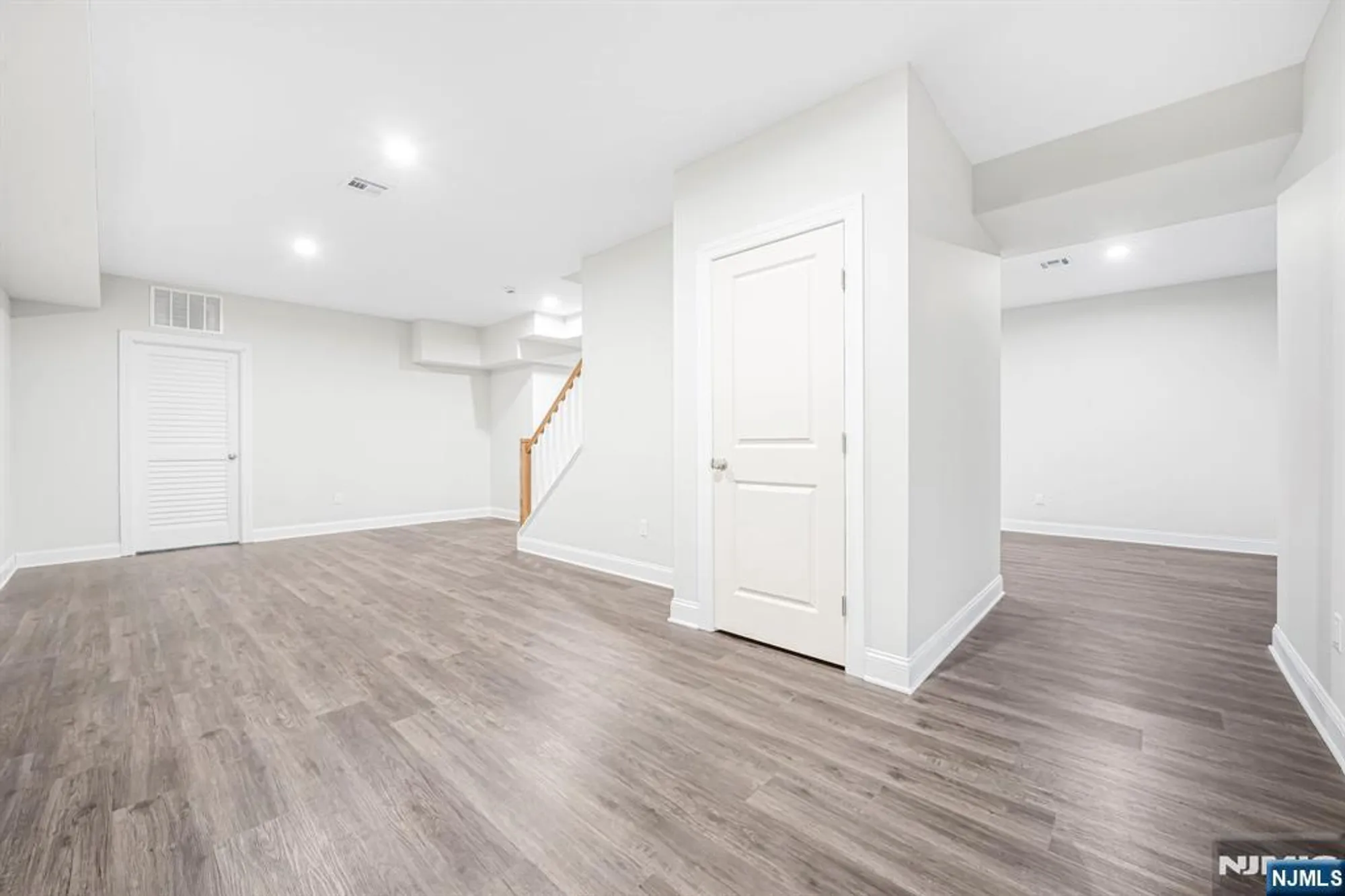 Property Slideshow image 16 of 28 | 18 birdie ln, Boonton Twp, NJ, 07005