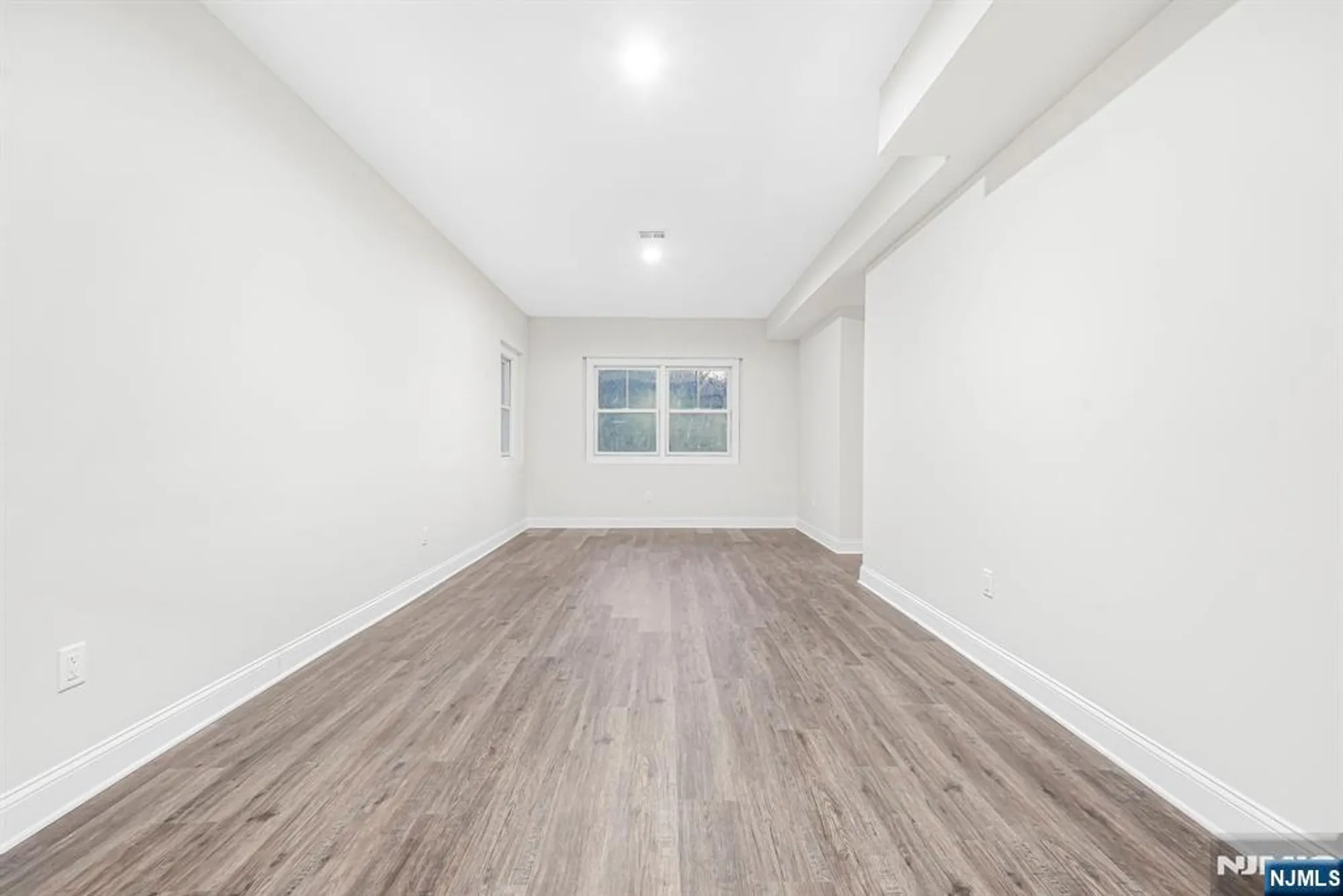 Property Slideshow image 17 of 28 | 18 birdie ln, Boonton Twp, NJ, 07005