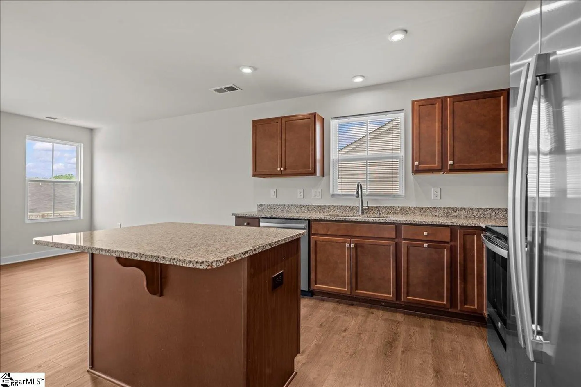 Property Slideshow image 7 of 33 | 917 blue willow ct, Spartanburg, SC, 29302