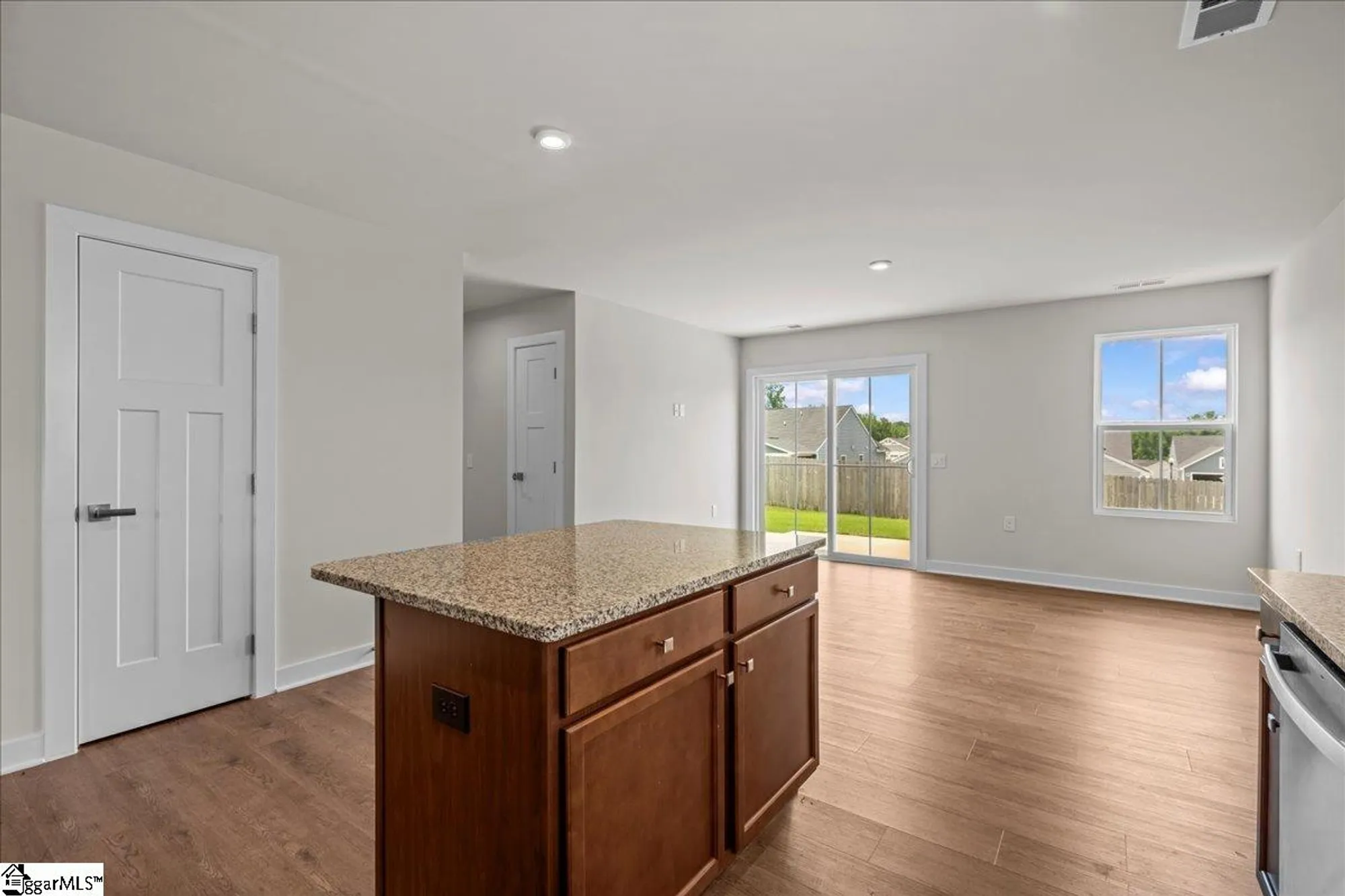 Property Slideshow image 10 of 33 | 917 blue willow ct, Spartanburg, SC, 29302