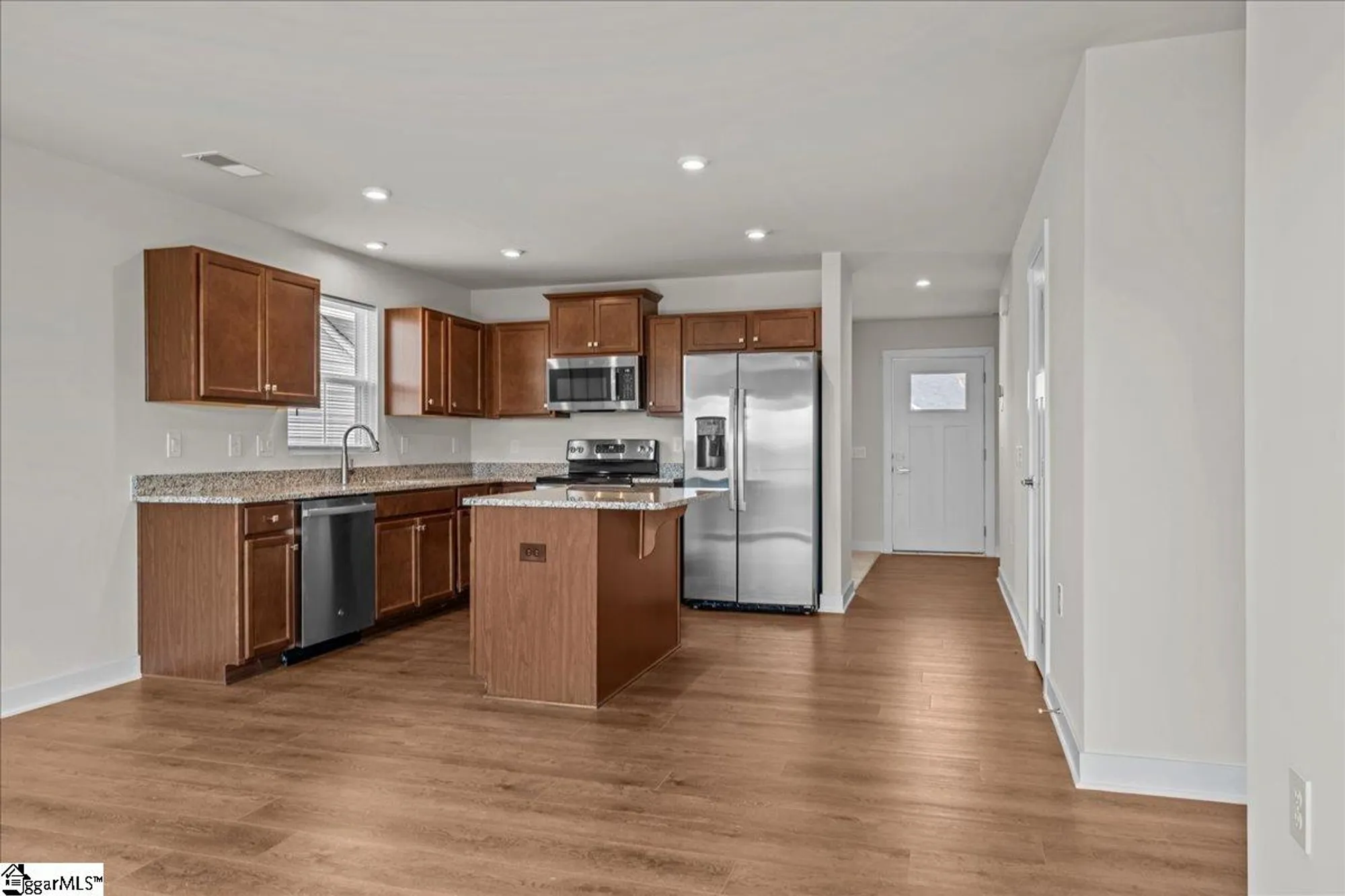 Property Slideshow image 11 of 33 | 917 blue willow ct, Spartanburg, SC, 29302