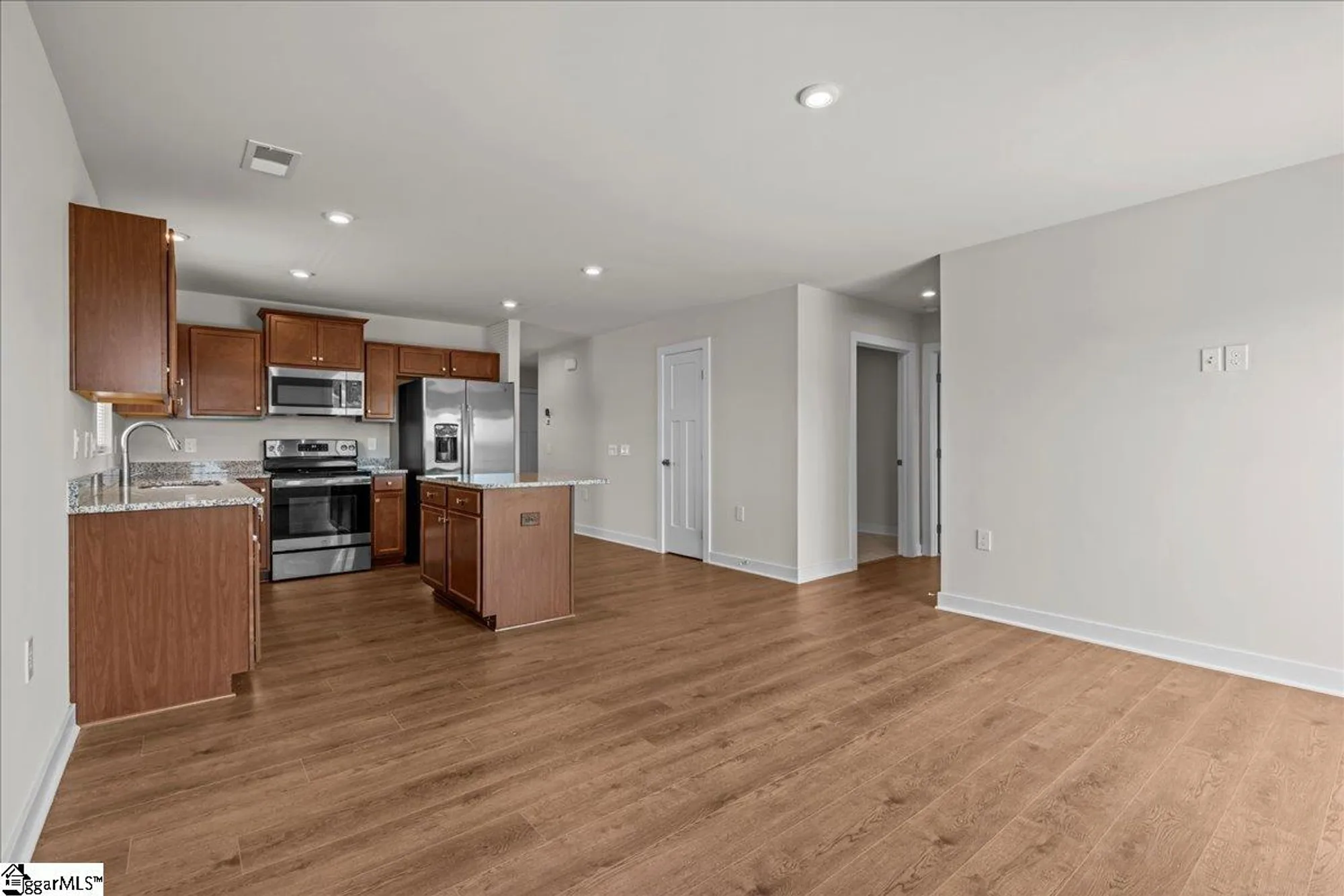 Property Slideshow image 12 of 33 | 917 blue willow ct, Spartanburg, SC, 29302