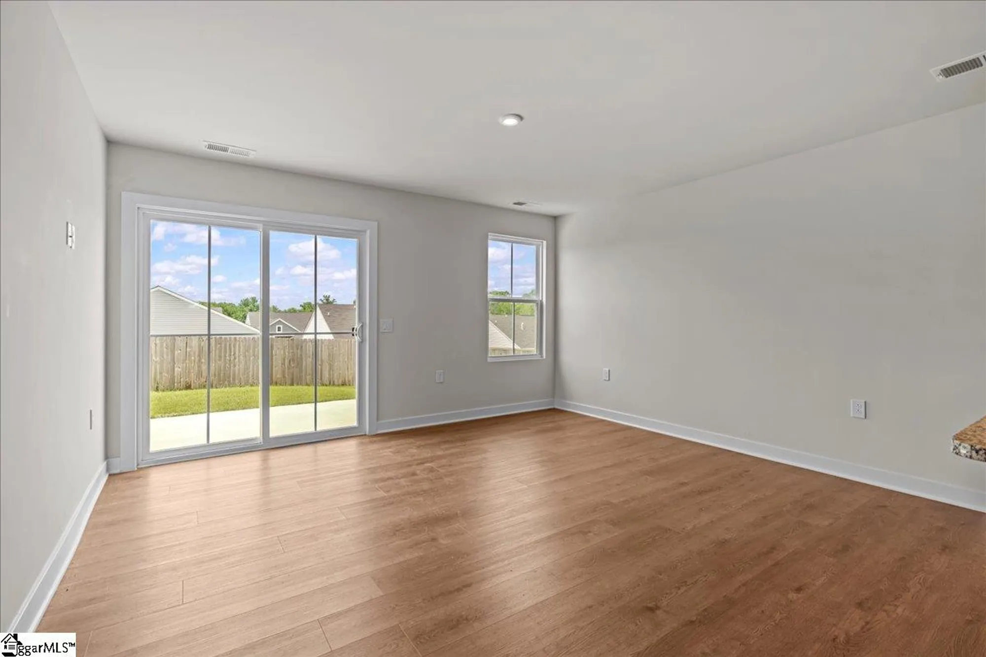 Property Slideshow image 13 of 33 | 917 blue willow ct, Spartanburg, SC, 29302