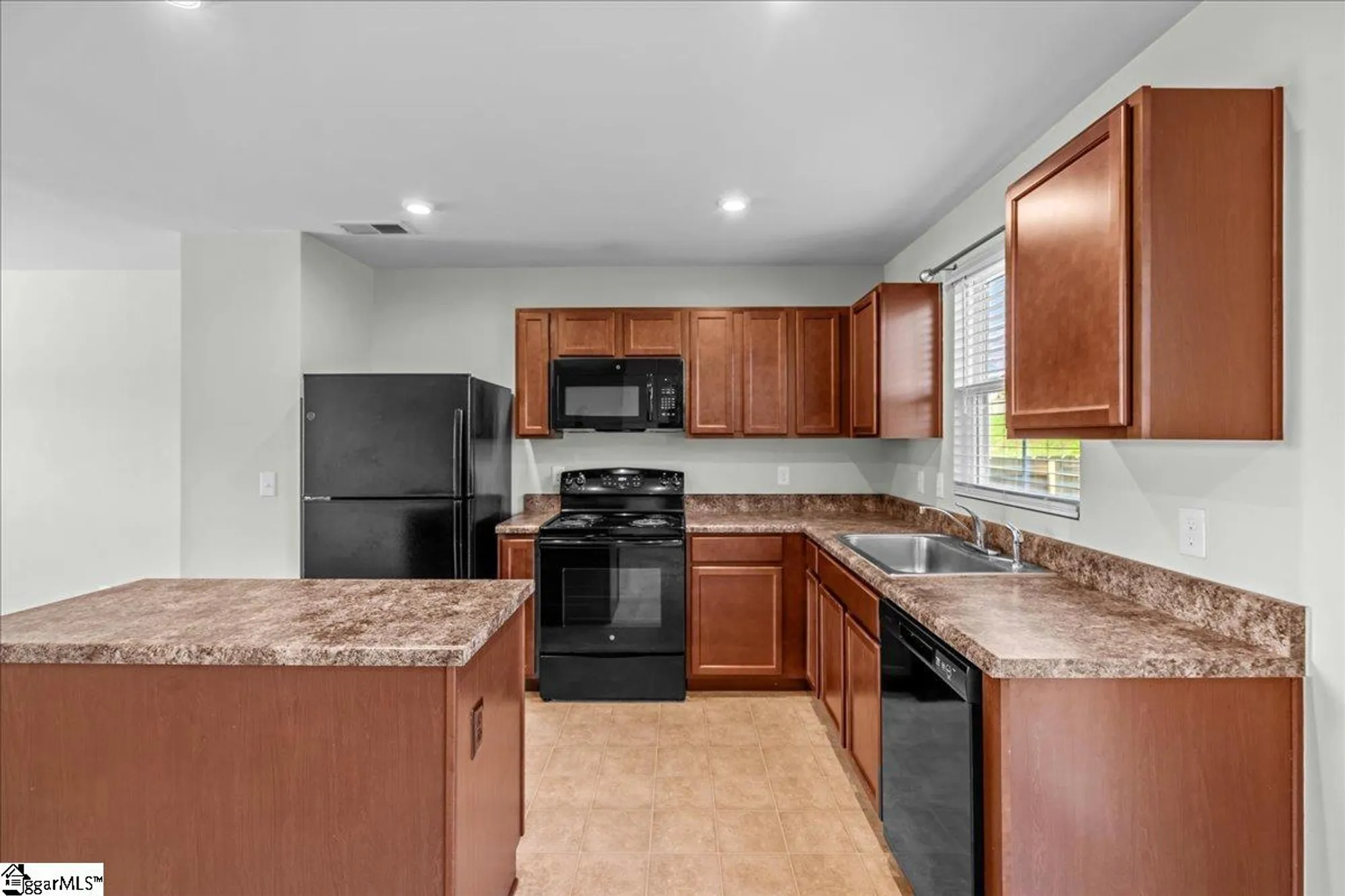 Property Slideshow image 5 of 24 | 11 torrington dr, Greenville, SC, 29617