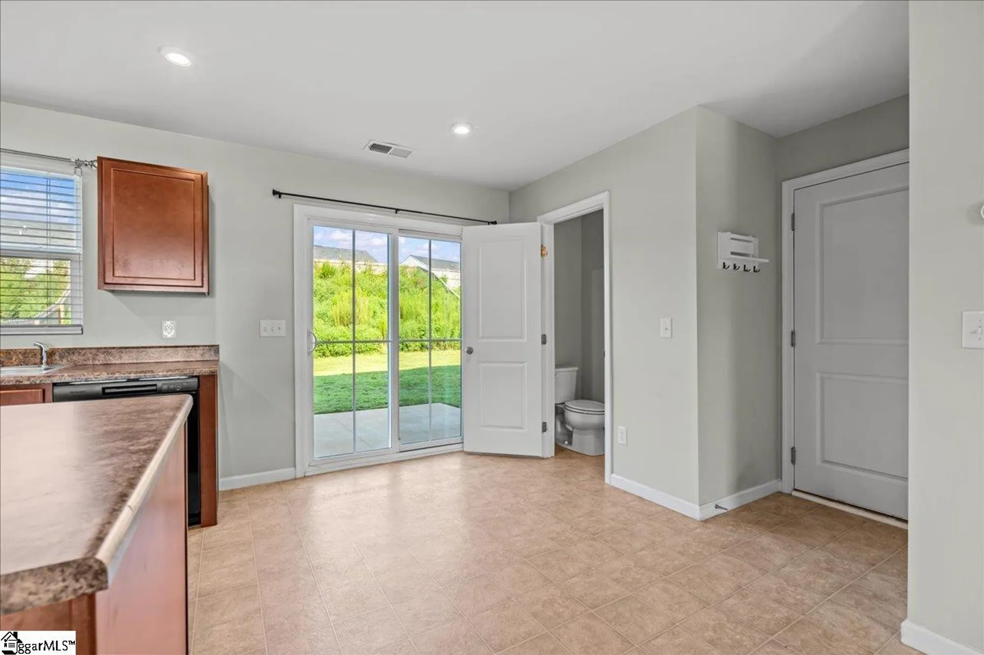 Property Slideshow image 6 of 24 | 11 torrington dr, Greenville, SC, 29617