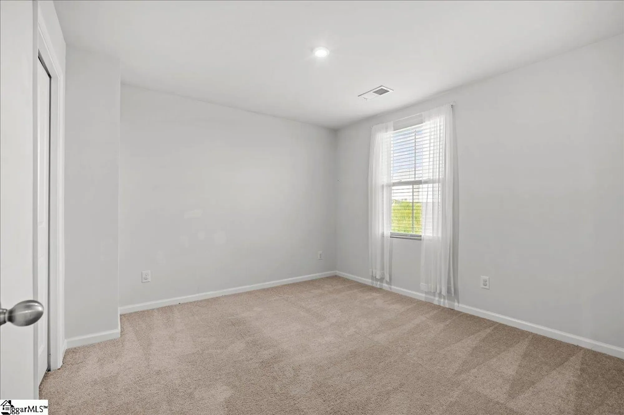 Property Slideshow image 15 of 24 | 11 torrington dr, Greenville, SC, 29617