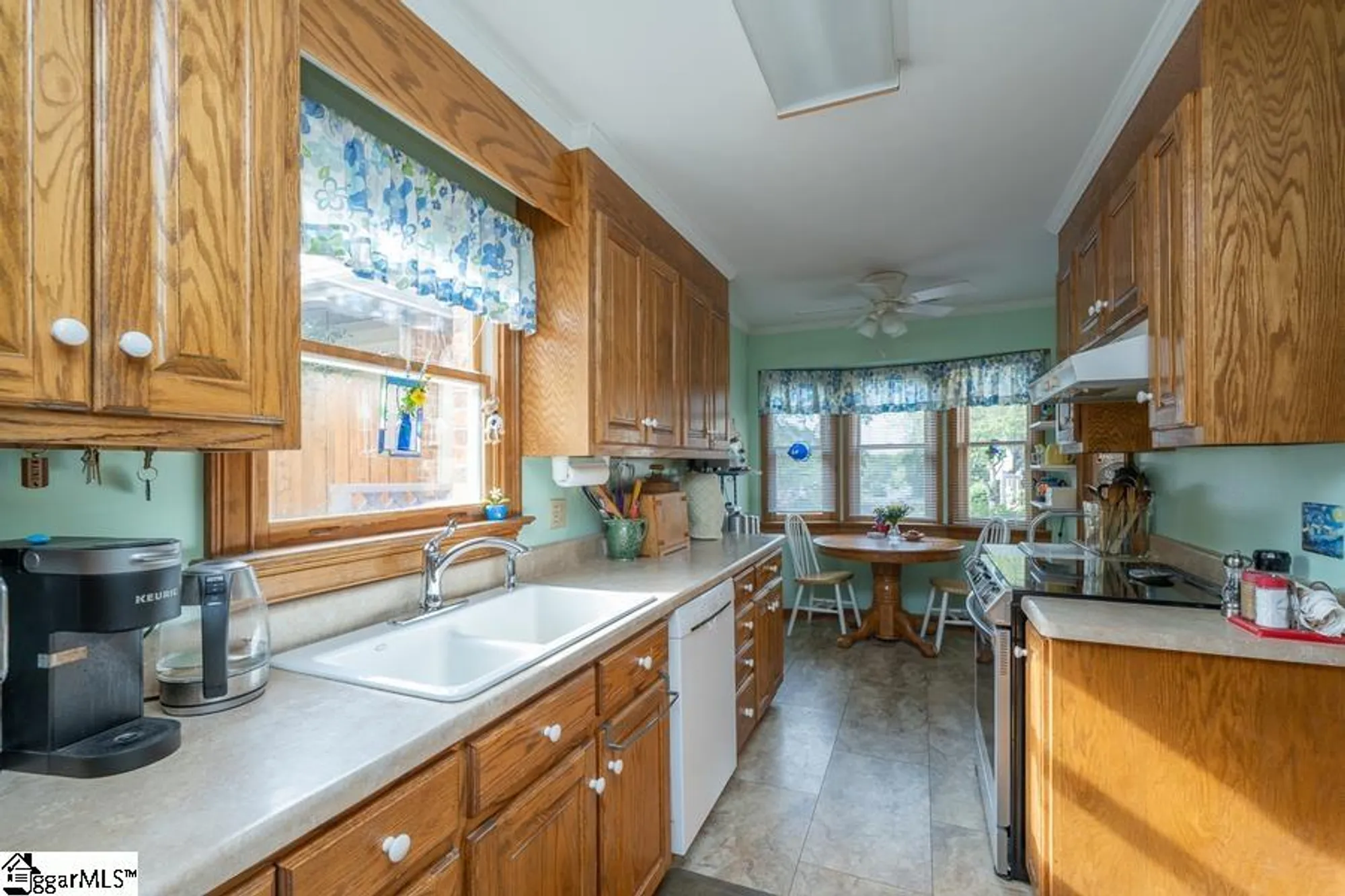 Property Slideshow image 5 of 32 | 123 hummingbird rdg, Greenville, SC, 29605