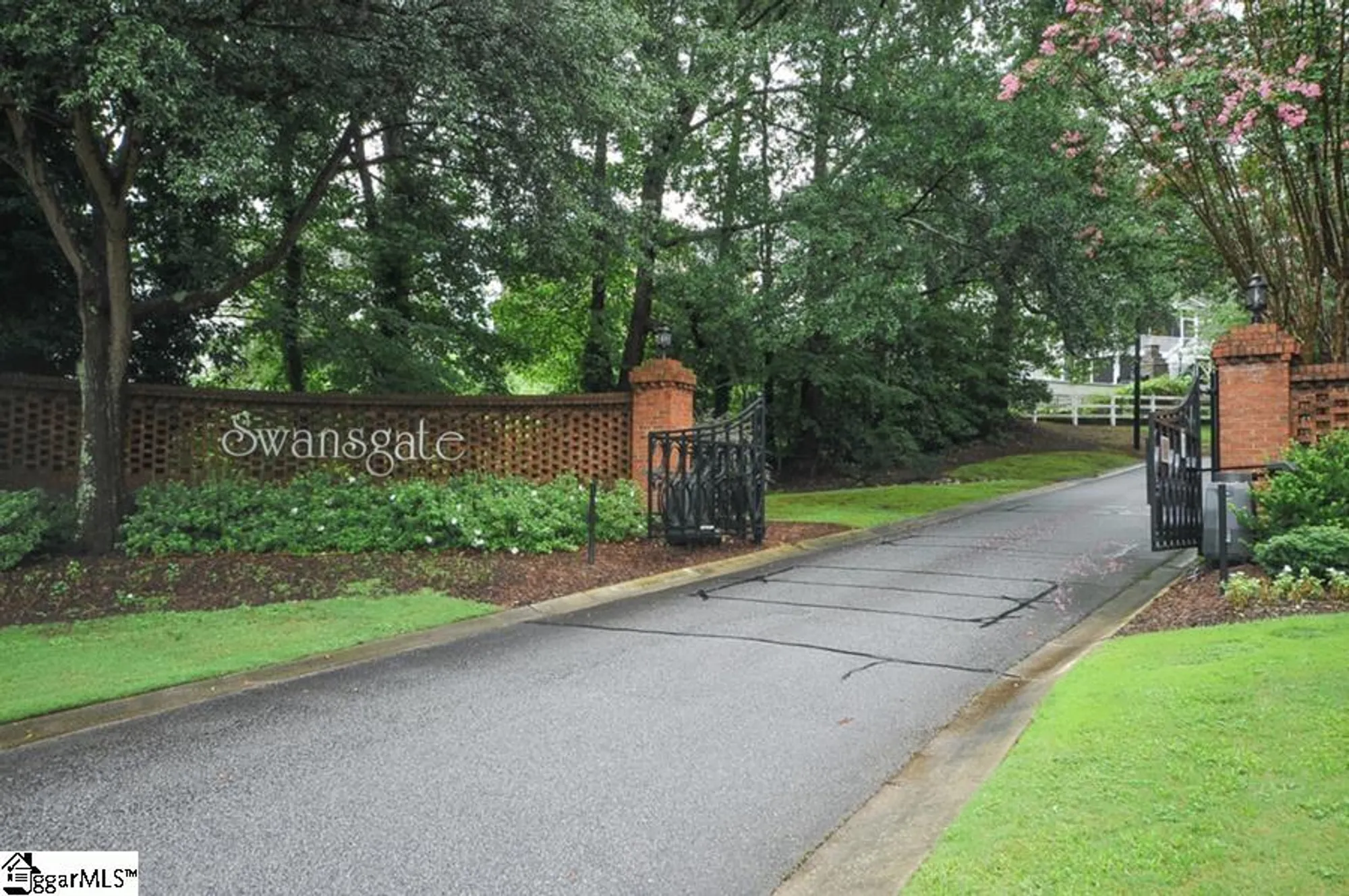 Property Slideshow image 30 of 32 | 123 hummingbird rdg, Greenville, SC, 29605