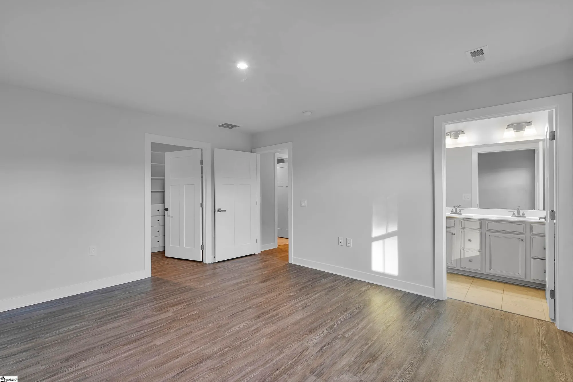 Property Slideshow image 11 of 26 | 803 shady oak ct, Boiling Springs, SC, 29316