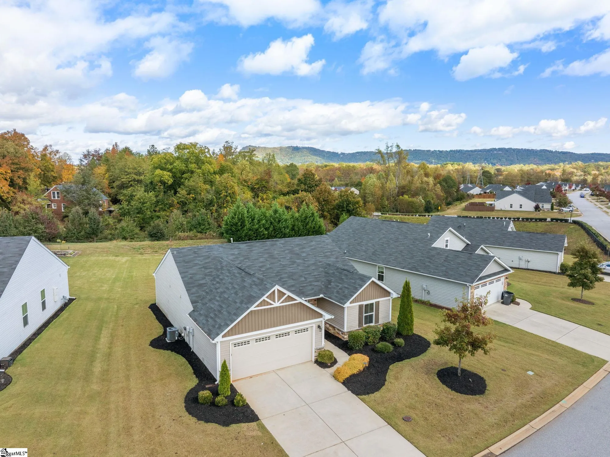 Property Slideshow image 33 of 37 | 105 fairmeadow way, Greenville, SC, 29617