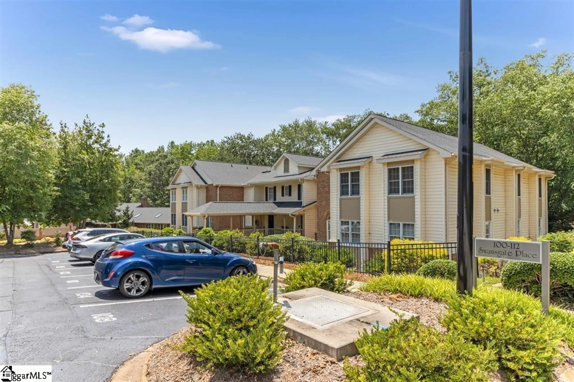 Property Slideshow image 15 of 17 | 110 swansgate pl, Greenville, SC, 29605