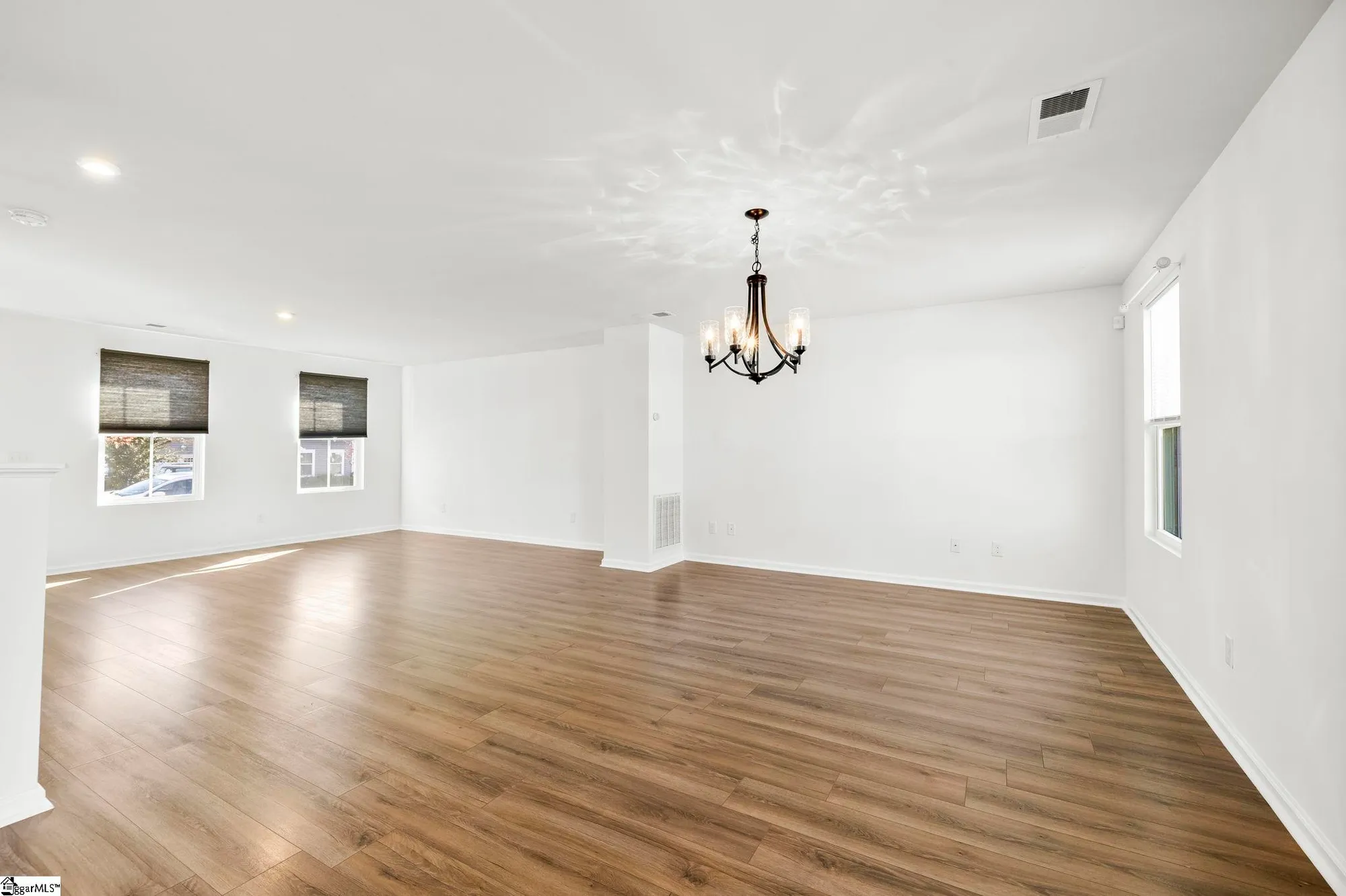 Property Slideshow image 10 of 41 | 805 danforth dr, Greenville, SC, 29617