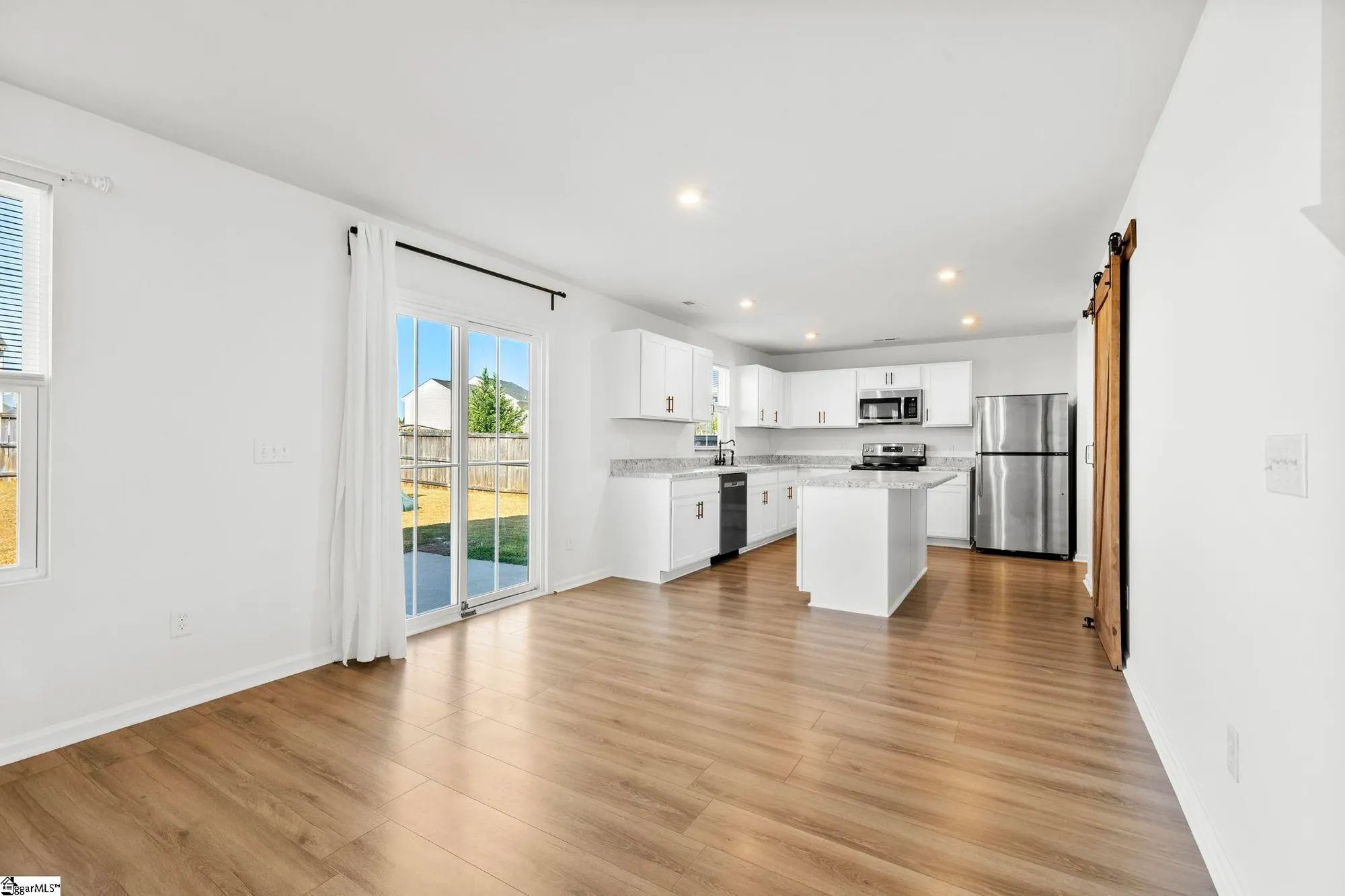 Property Slideshow image 11 of 41 | 805 danforth dr, Greenville, SC, 29617