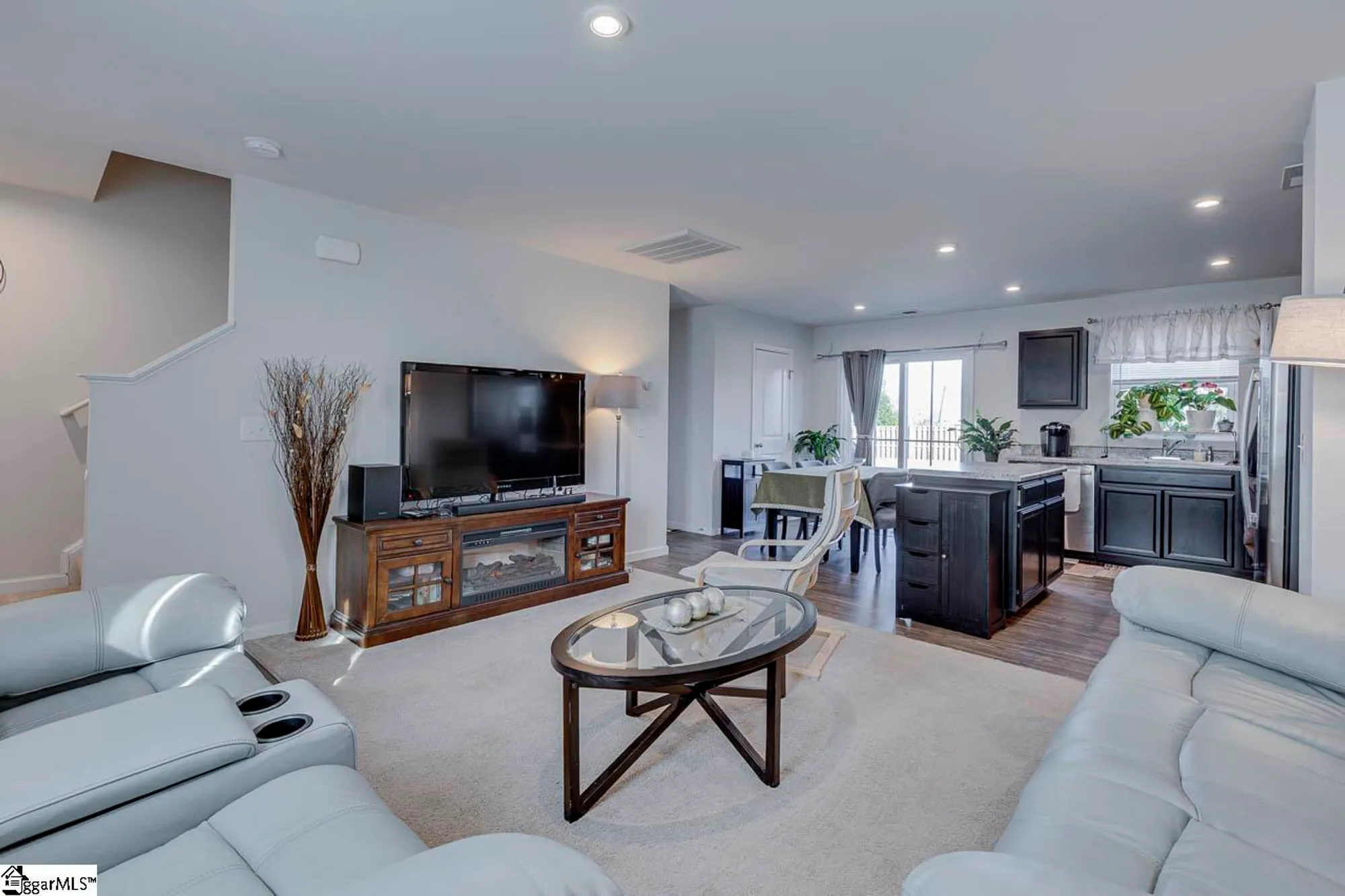 Property Slideshow image 8 of 35 | 332 maplestead farms ct, Greenville, SC, 29617