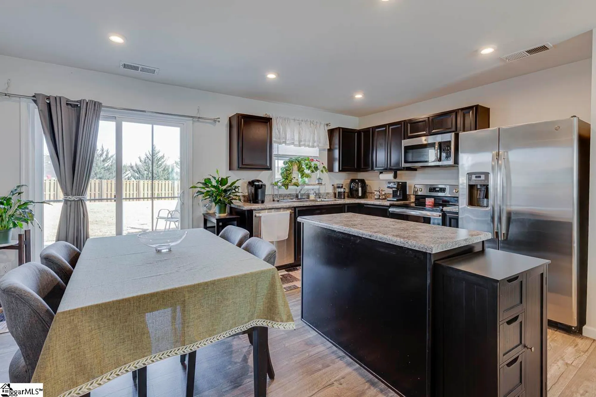 Property Slideshow image 10 of 35 | 332 maplestead farms ct, Greenville, SC, 29617