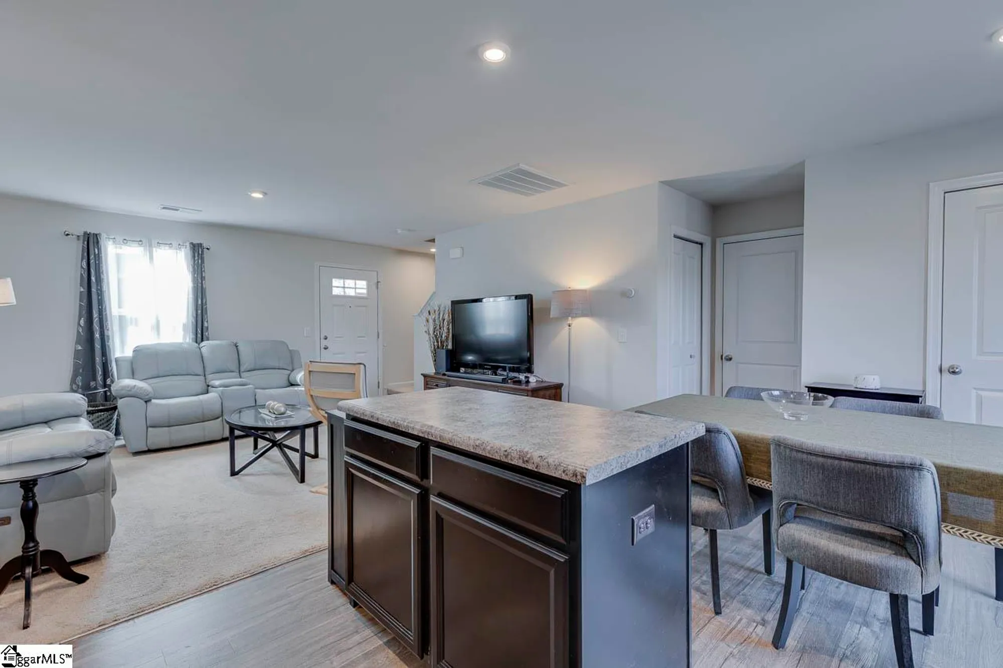 Property Slideshow image 14 of 35 | 332 maplestead farms ct, Greenville, SC, 29617