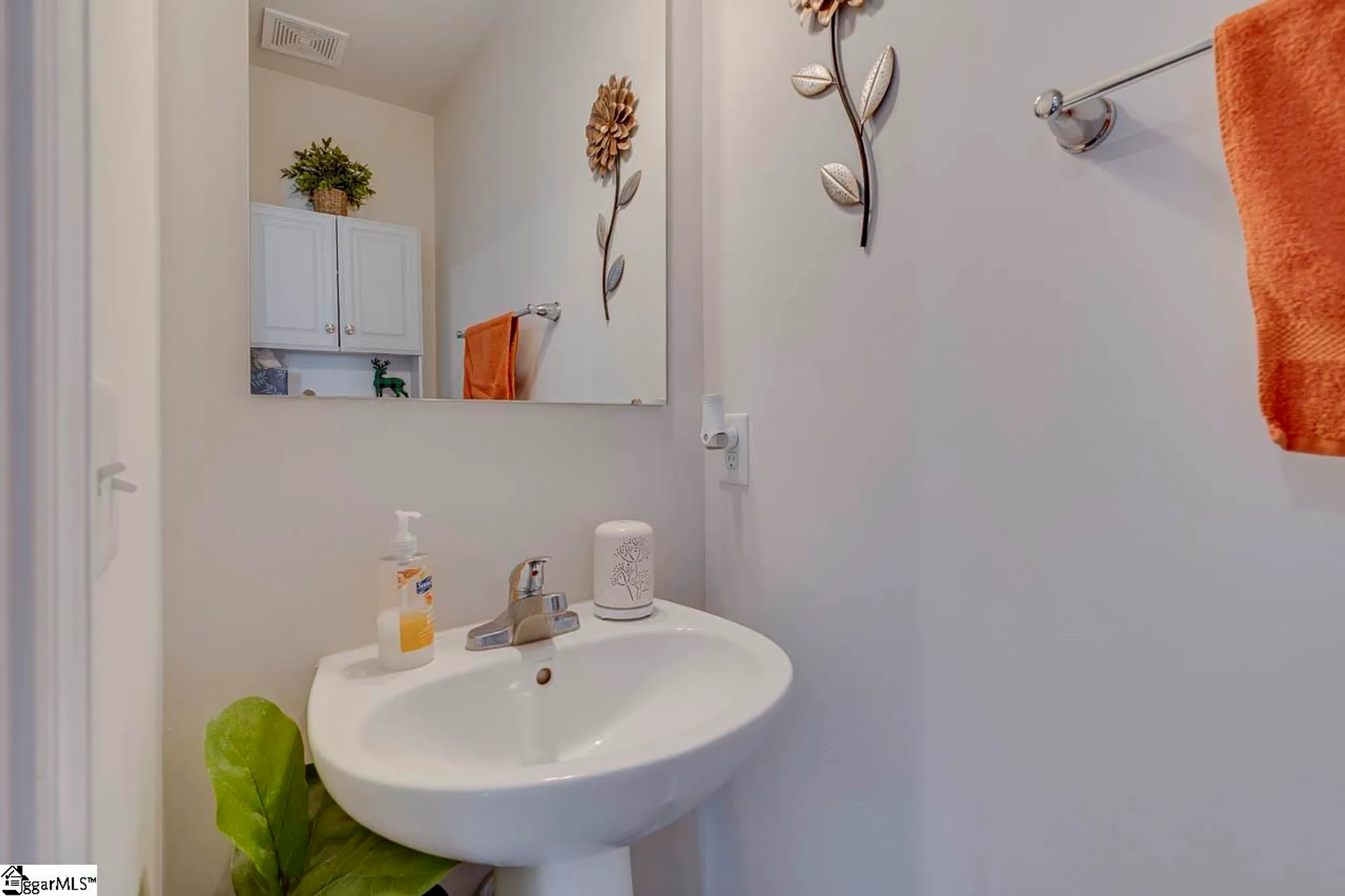 Property Slideshow image 15 of 35 | 332 maplestead farms ct, Greenville, SC, 29617