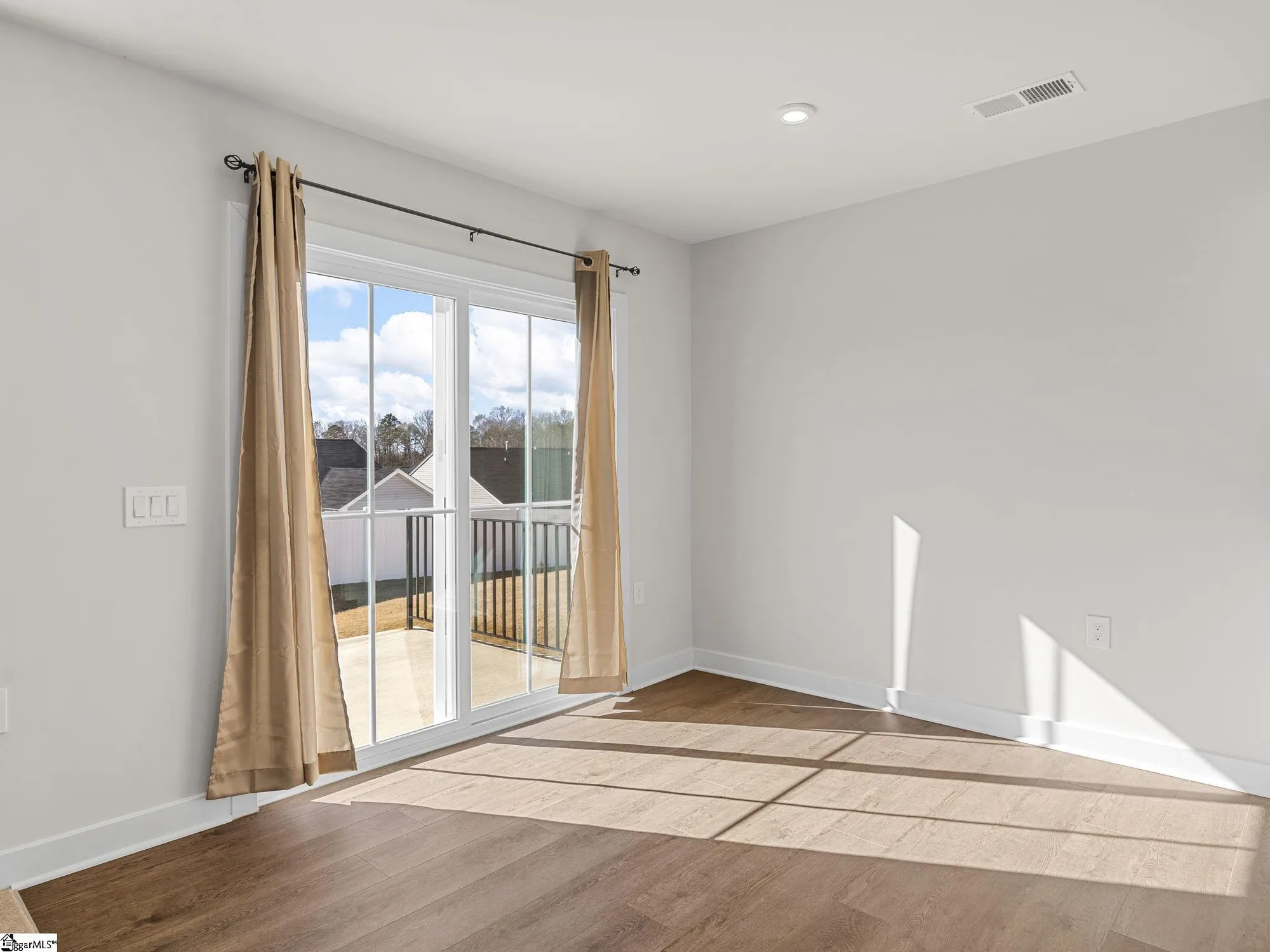 Property Slideshow image 16 of 36 | 921 blue willow ct, Spartanburg, SC, 29302