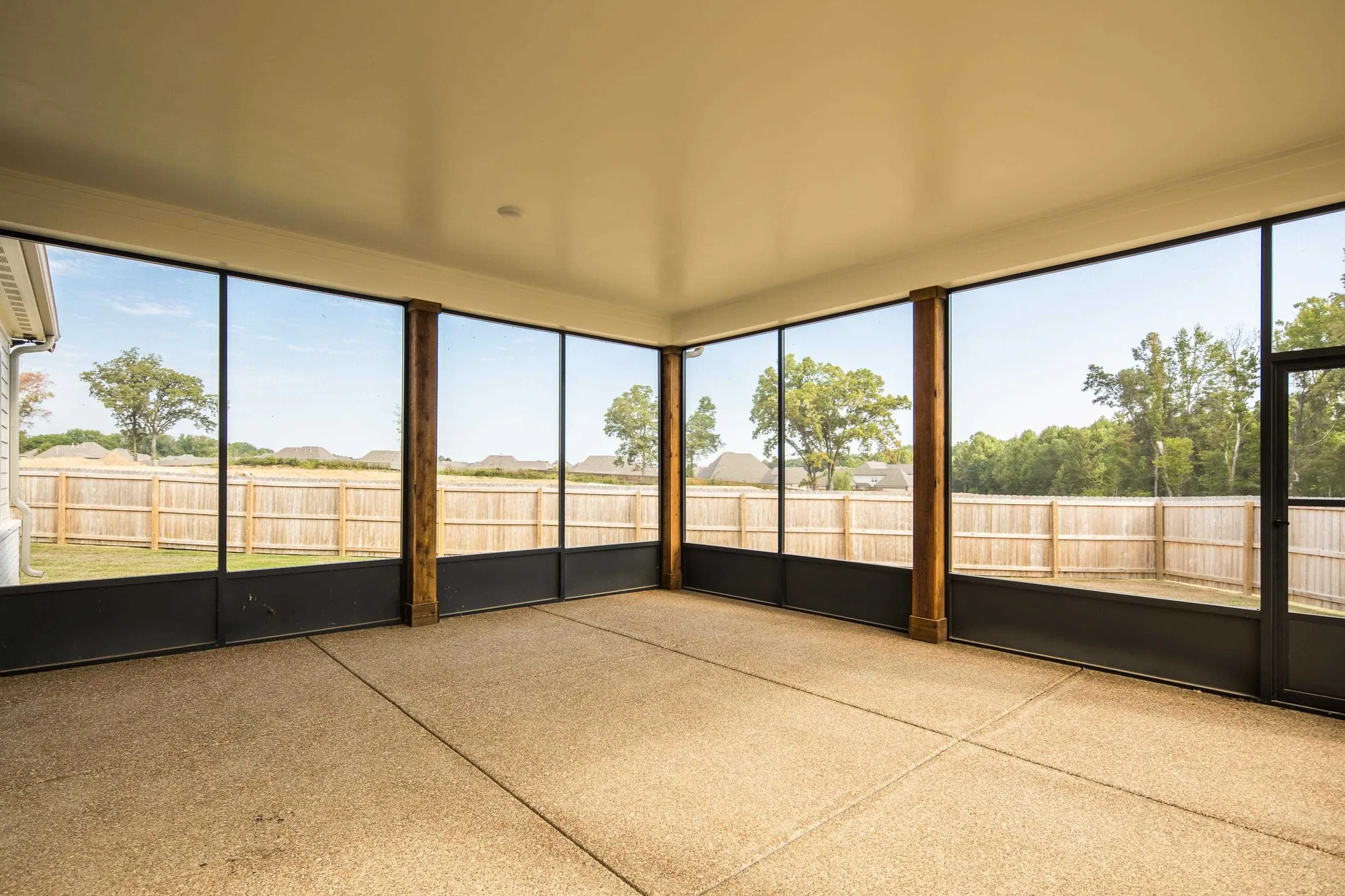 Property Slideshow image 30 of 38 | 12778 hollow oak dr n, Arlington, TN, 38002