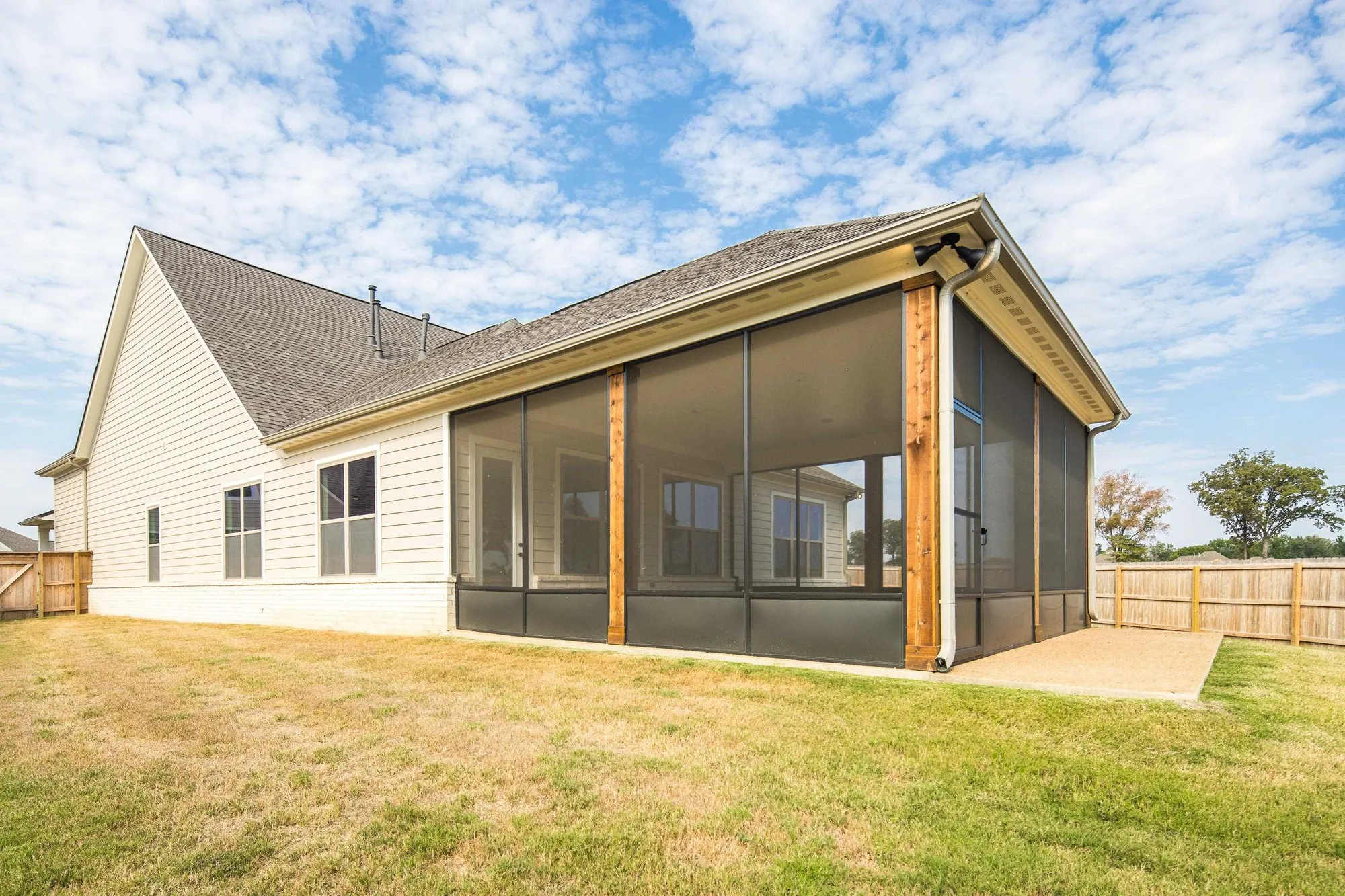 Property Slideshow image 32 of 38 | 12778 hollow oak dr n, Arlington, TN, 38002