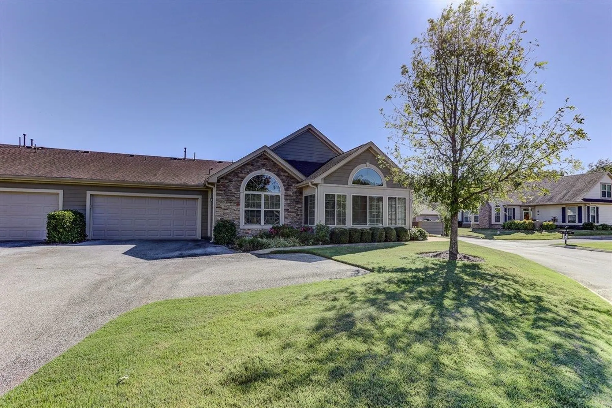 Property Slideshow image 17 of 21 | 1592 w southfield cir 52, Memphis, TN, 38016